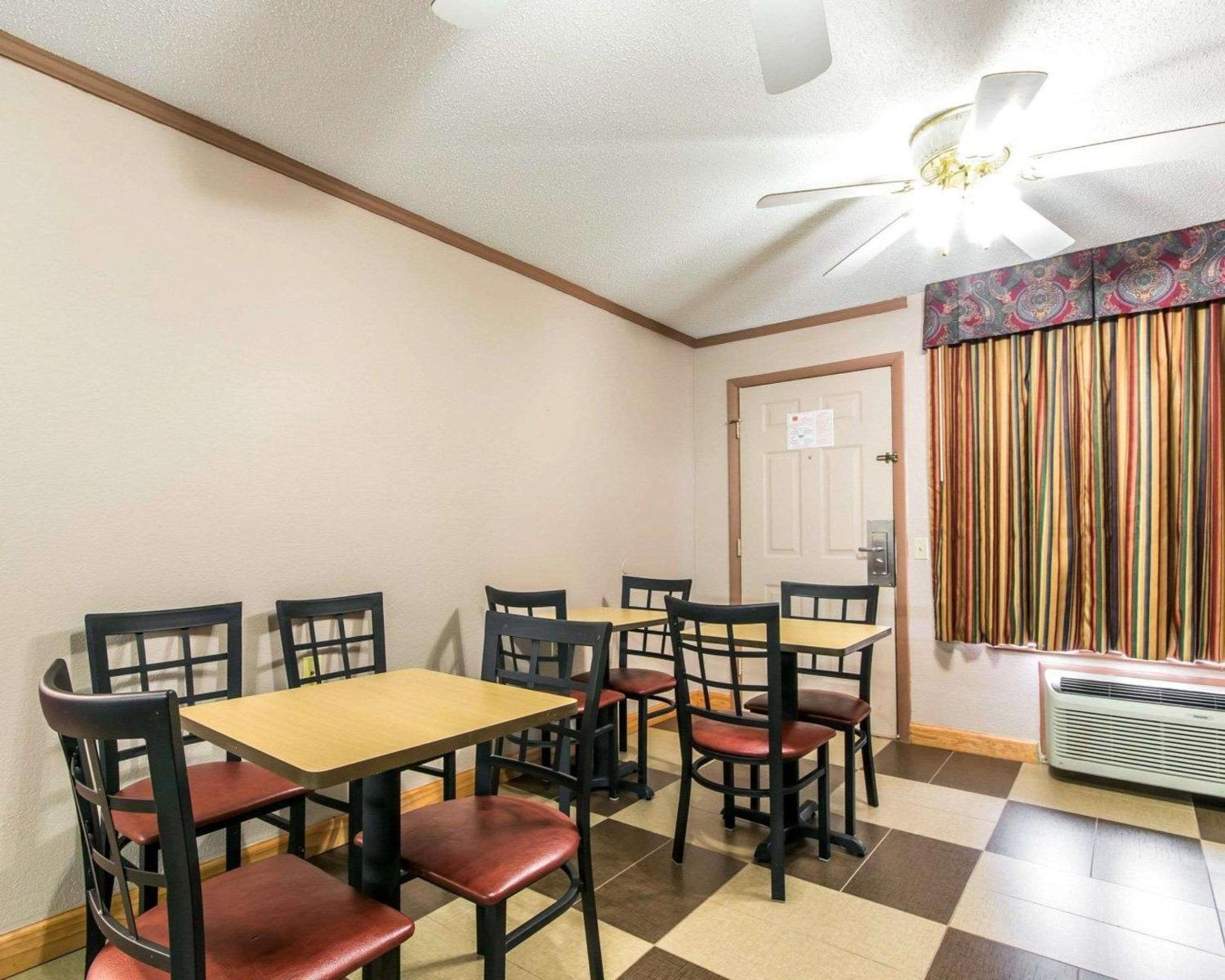 Econo Lodge Franklin South