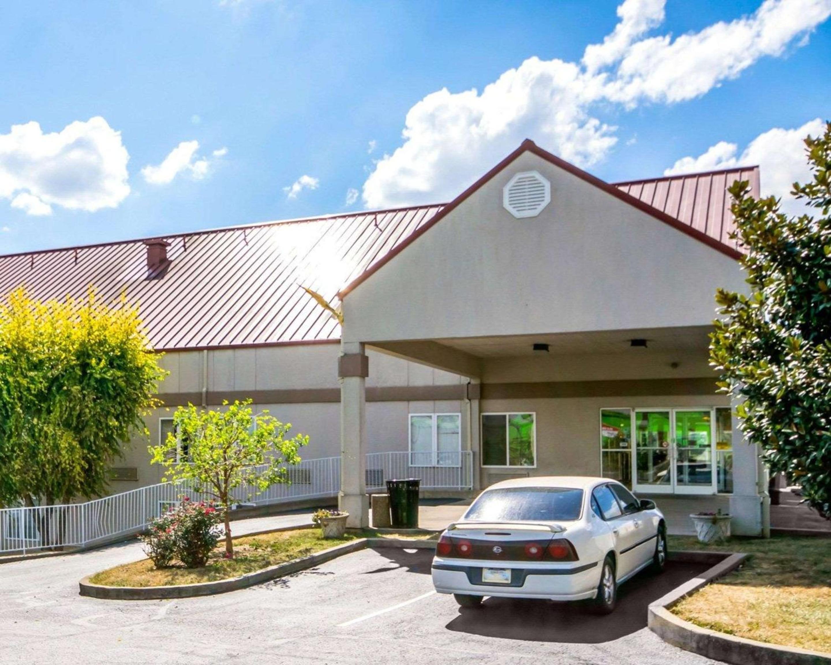Quality Inn & Suites Elizabethtown view 2