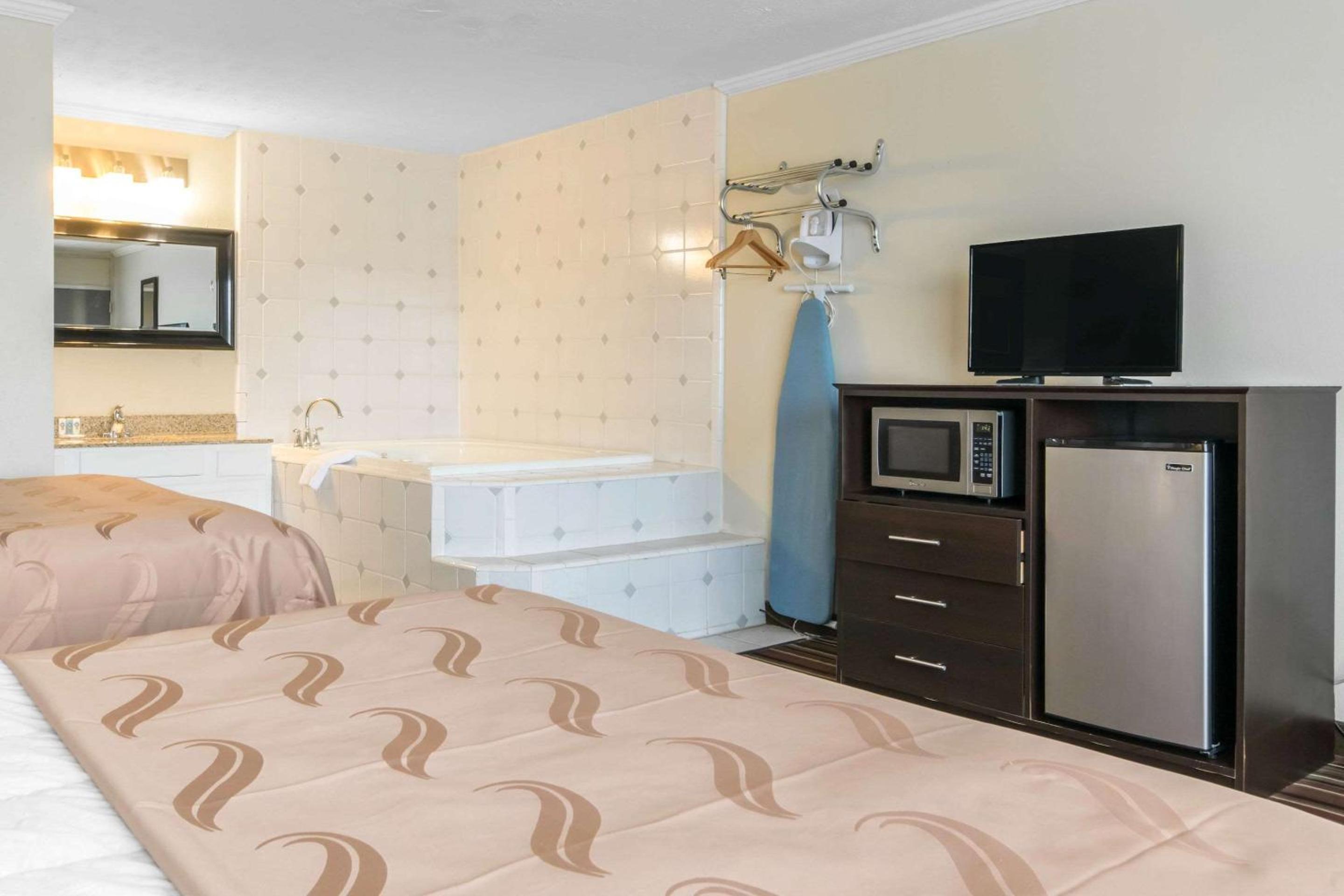 Quality Inn & Suites Horse Cave - Cave City