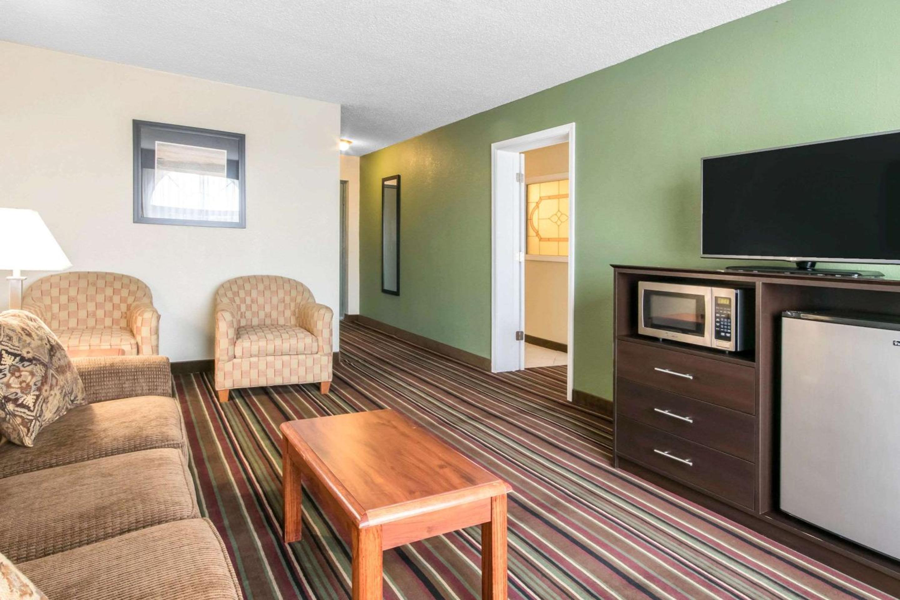 Quality Inn & Suites Horse Cave - Cave City