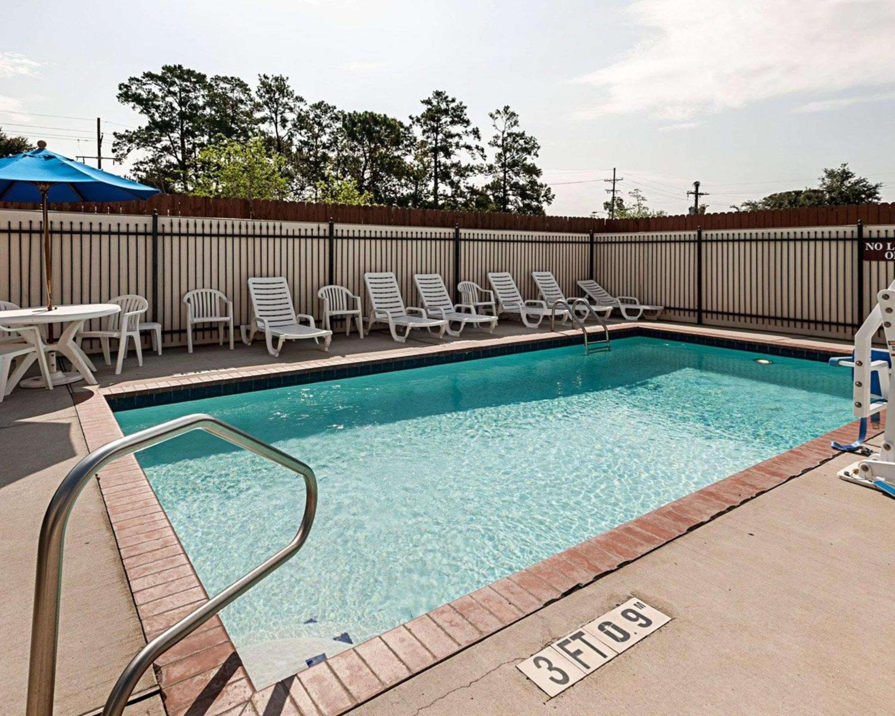 Comfort Suites Lake Charles view 2