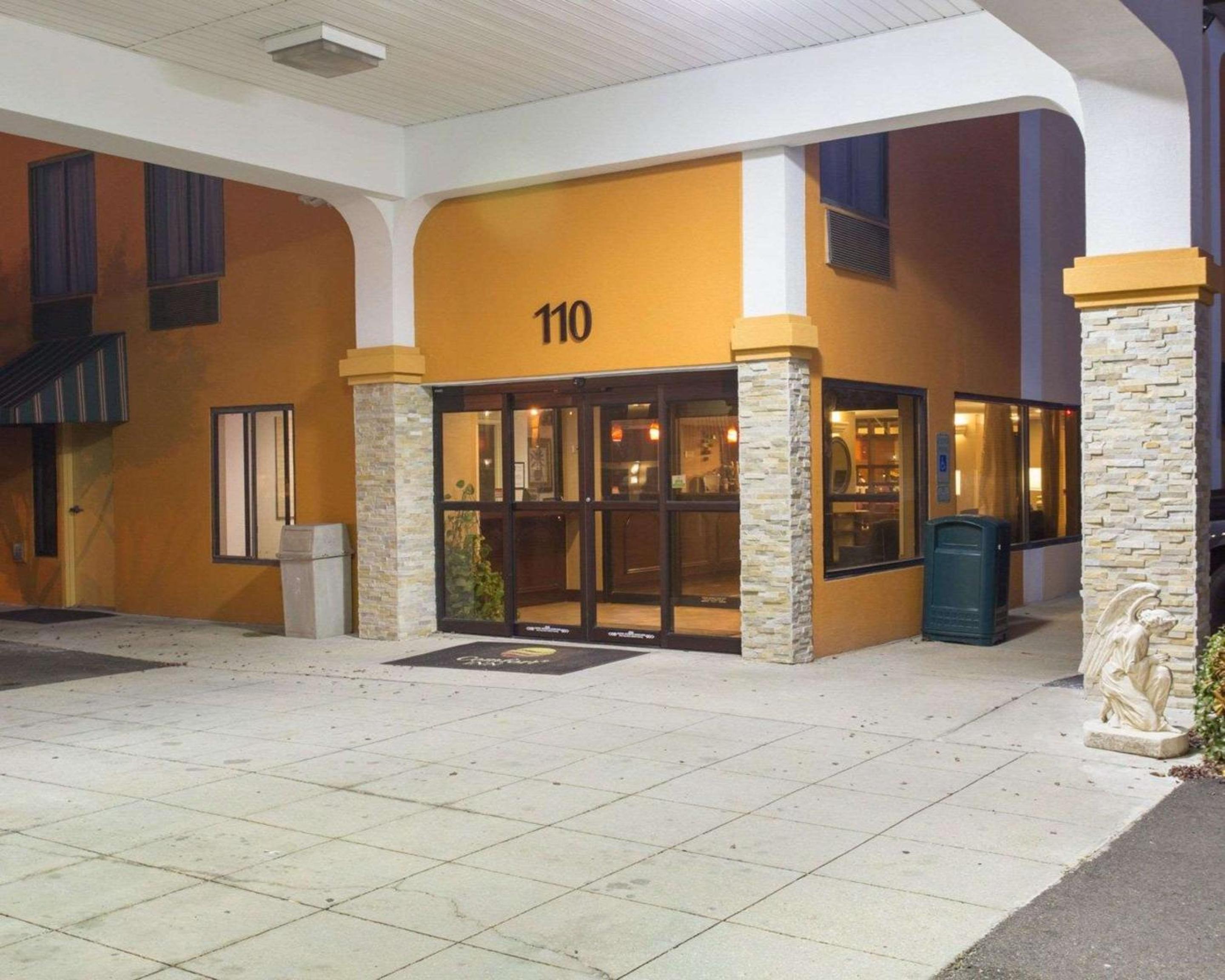 Comfort Inn Hammond view 4