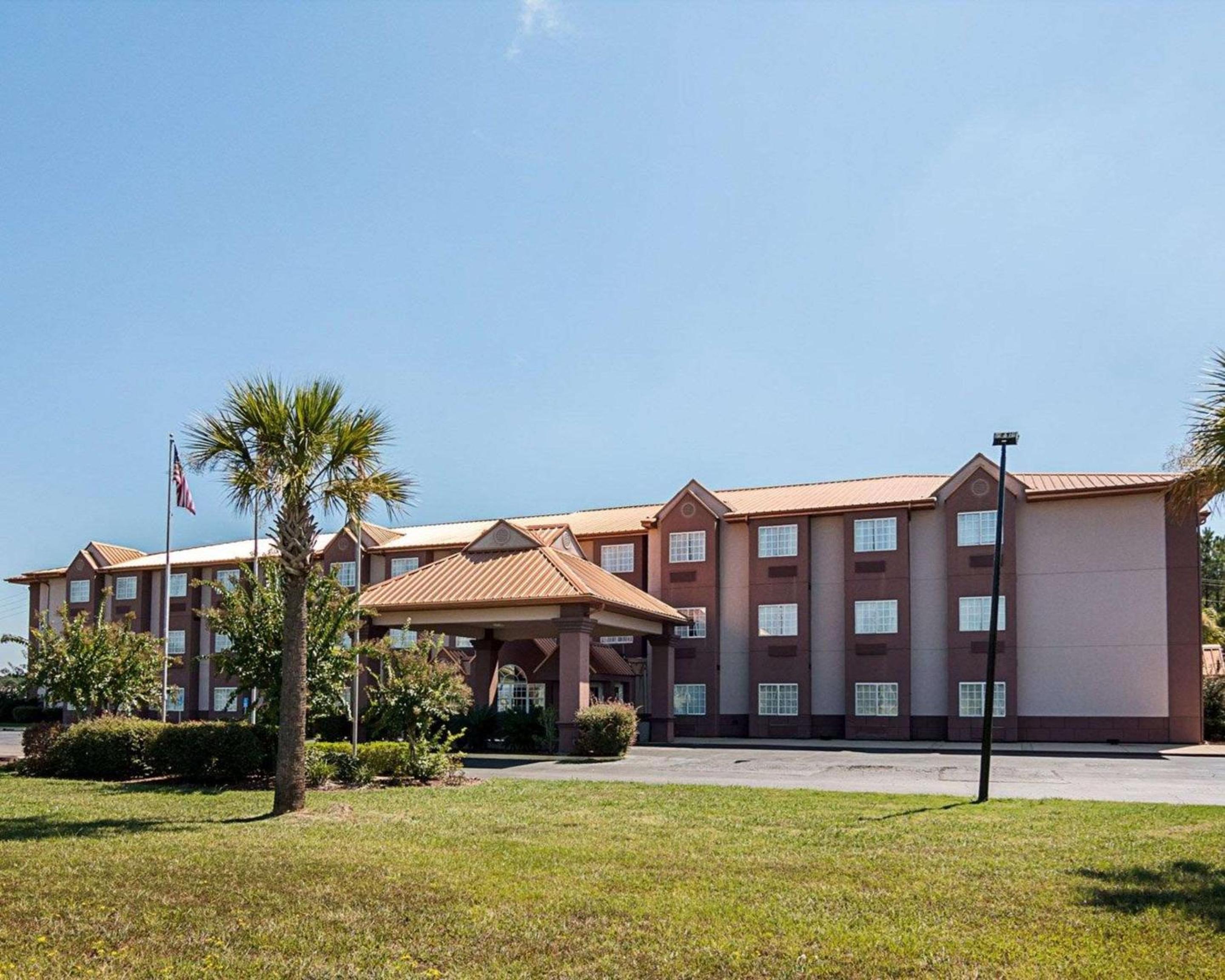 Econo Lodge Inn & Suites Natchitoches view 3