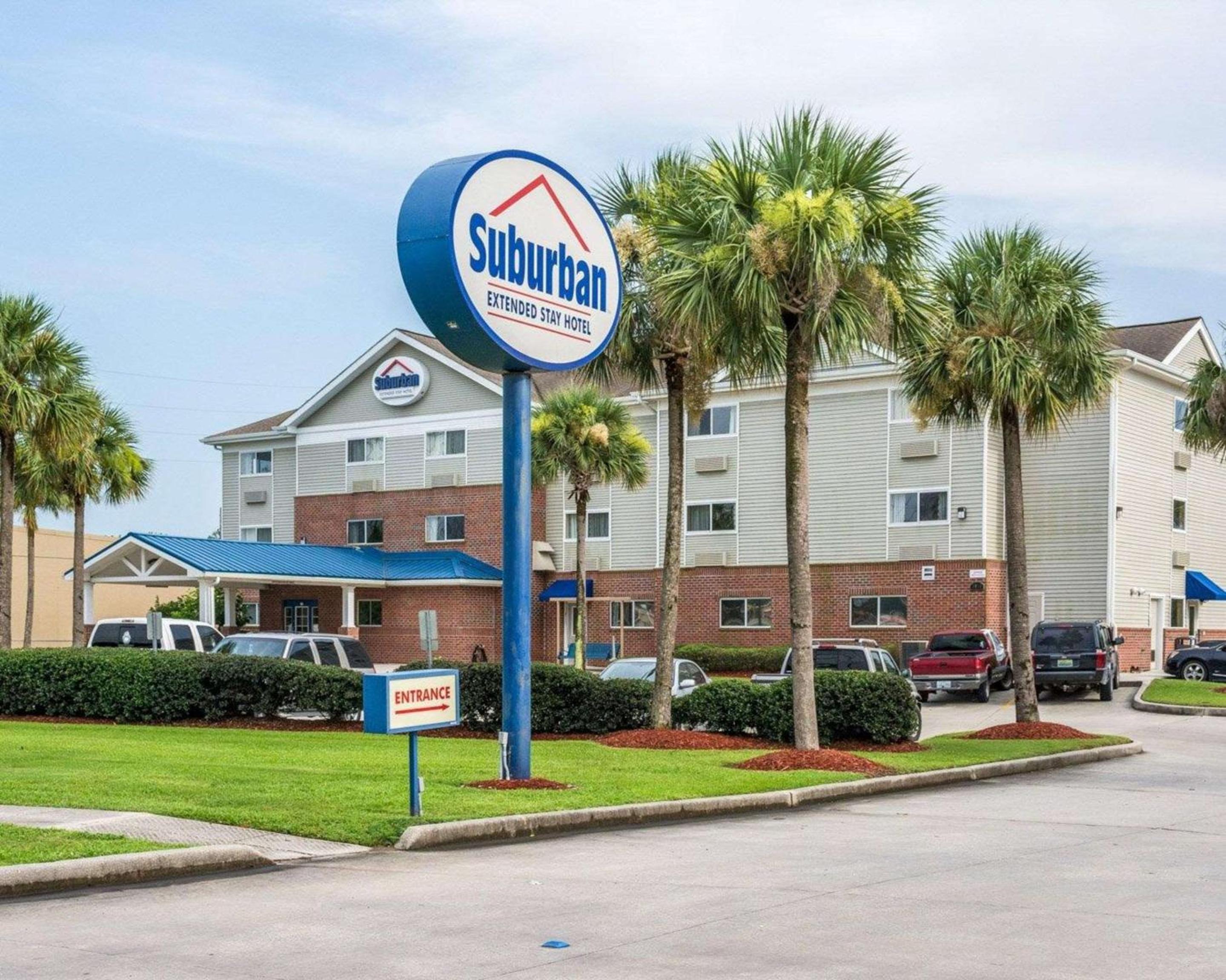 New Orleans Vacations - Suburban Studios Avondale - Property Image 1