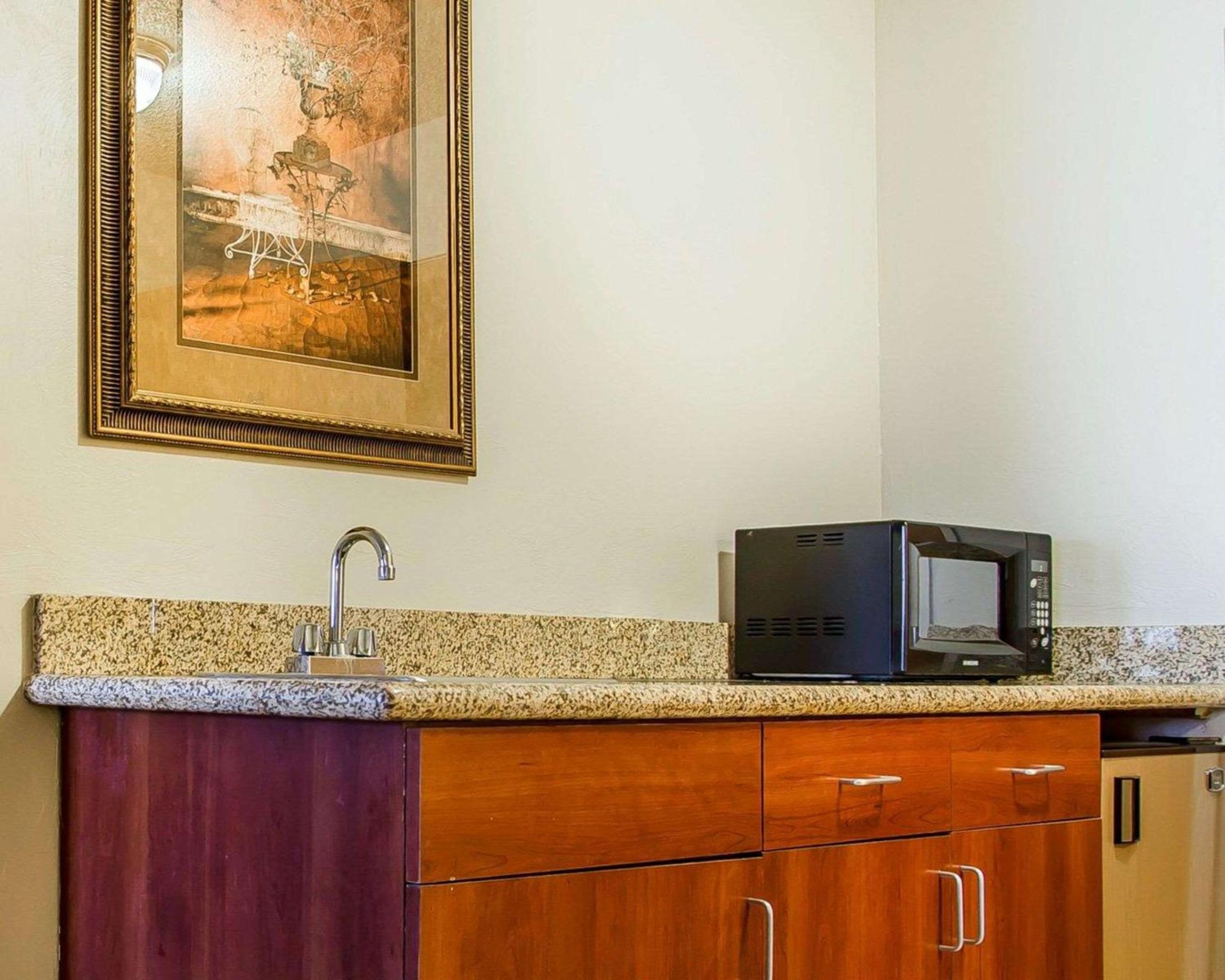 Twin Falls Vacations - Quality Inn  Suites - Property Image 4