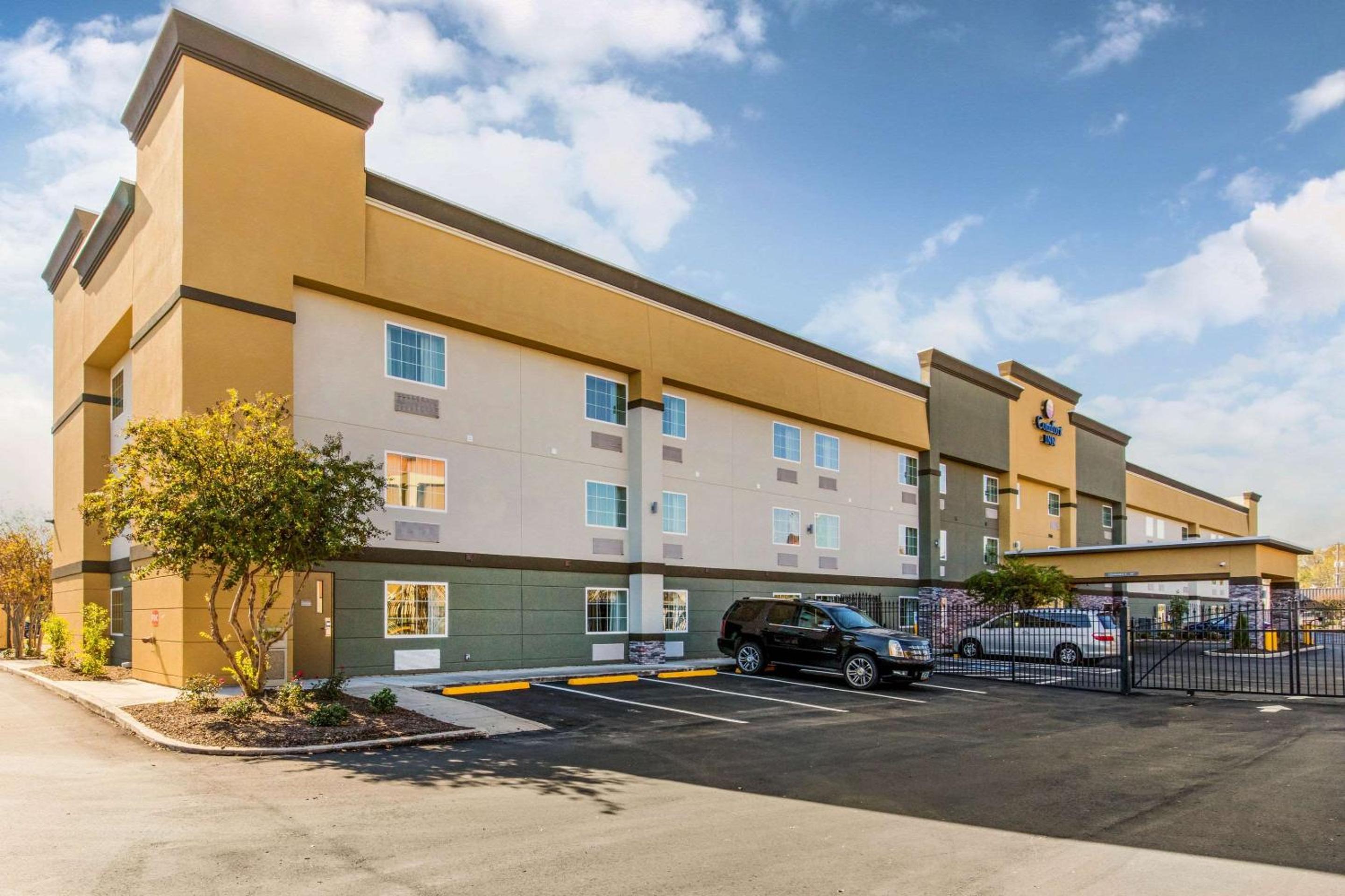 Comfort Inn Memphis Airport West view 2