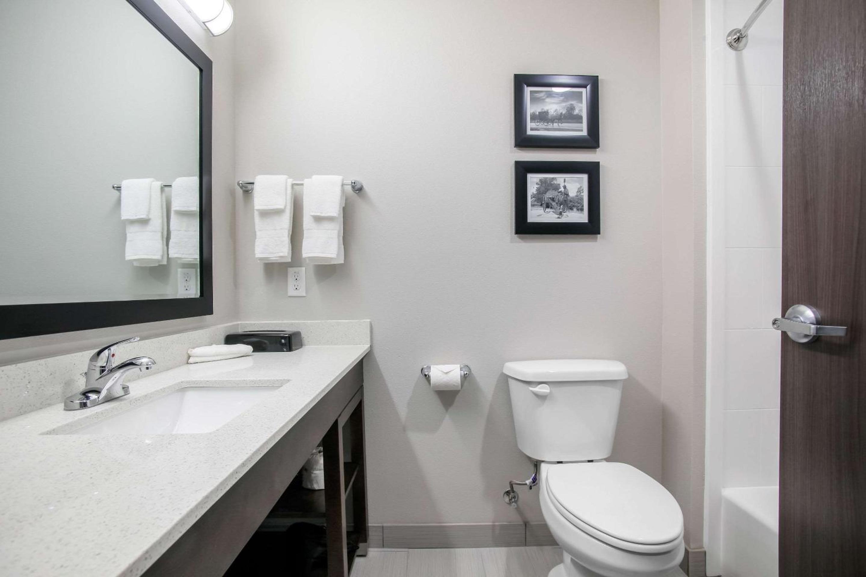 Holiday Inn Express & Suites Tulsa East - Catoosa by IHG