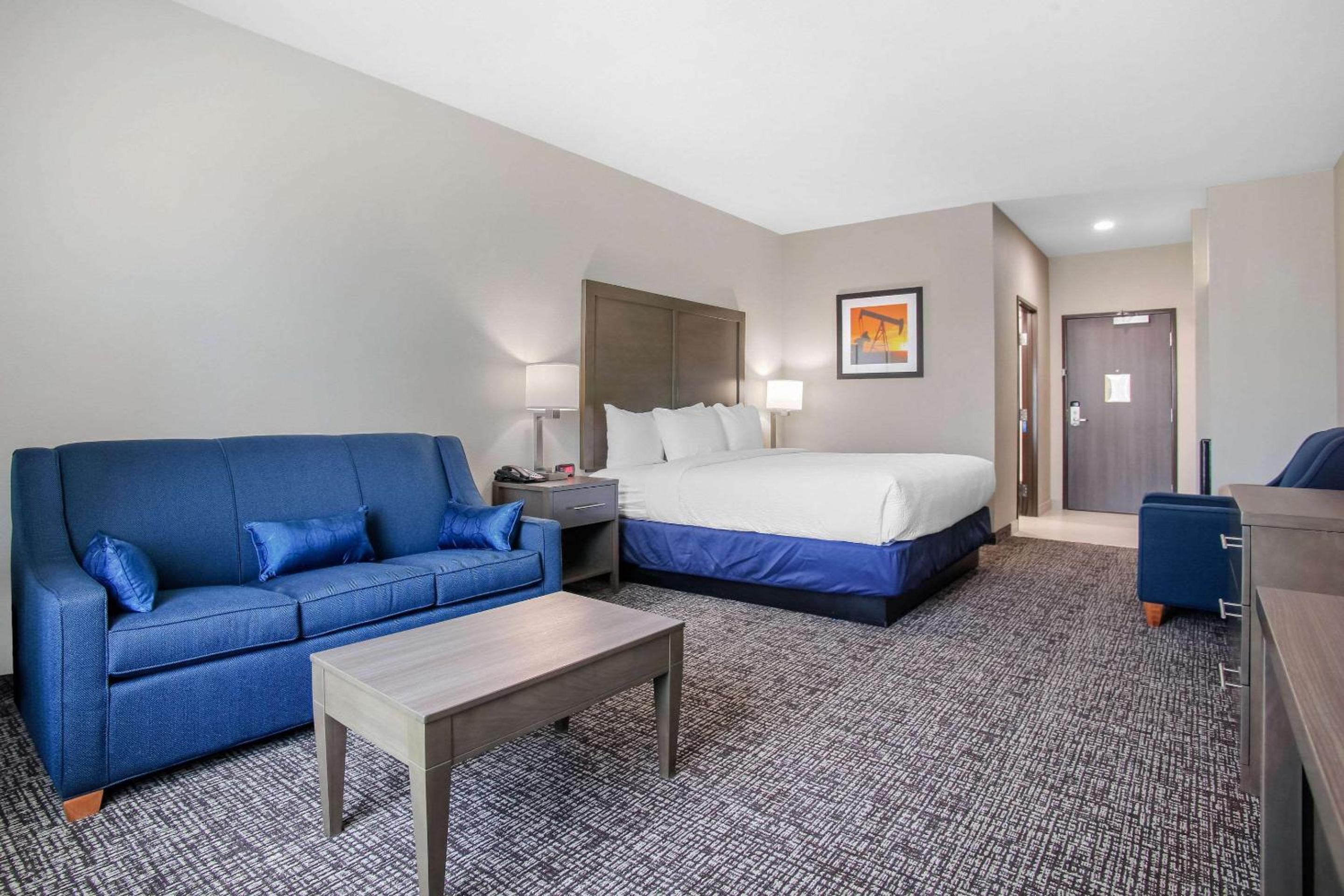 Holiday Inn Express & Suites Tulsa East - Catoosa by IHG