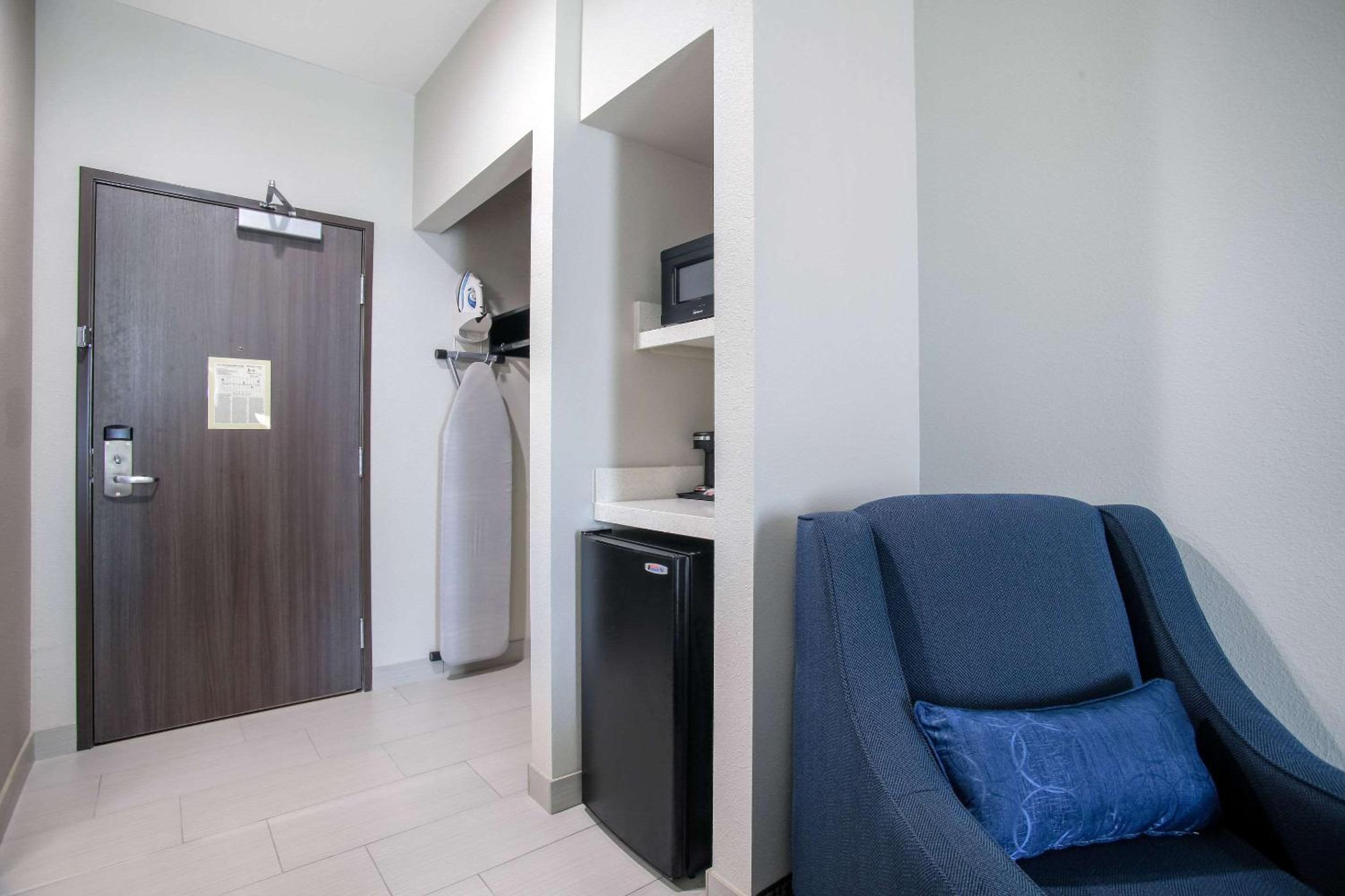 Holiday Inn Express & Suites Tulsa East - Catoosa by IHG