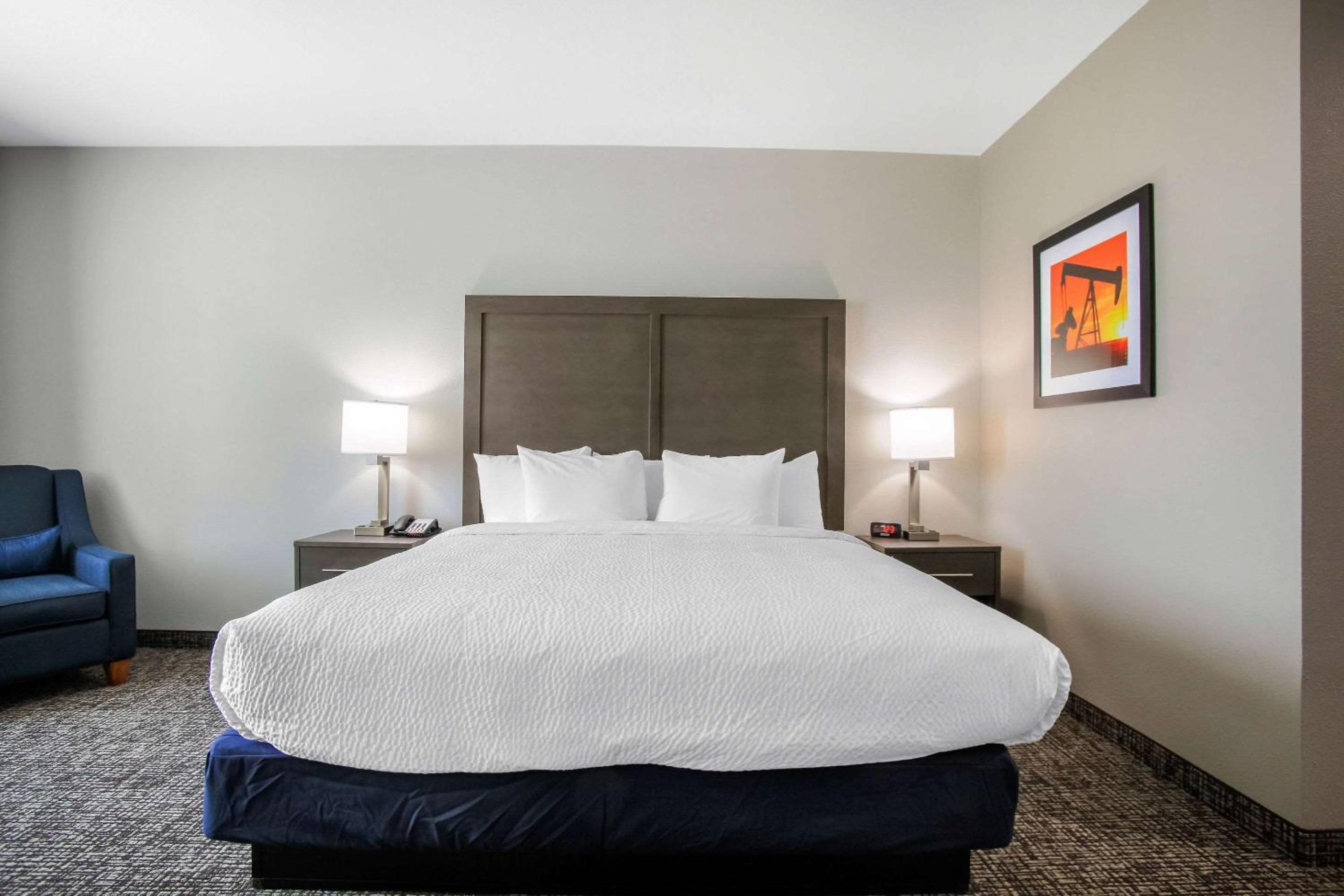 Holiday Inn Express & Suites Tulsa East - Catoosa by IHG