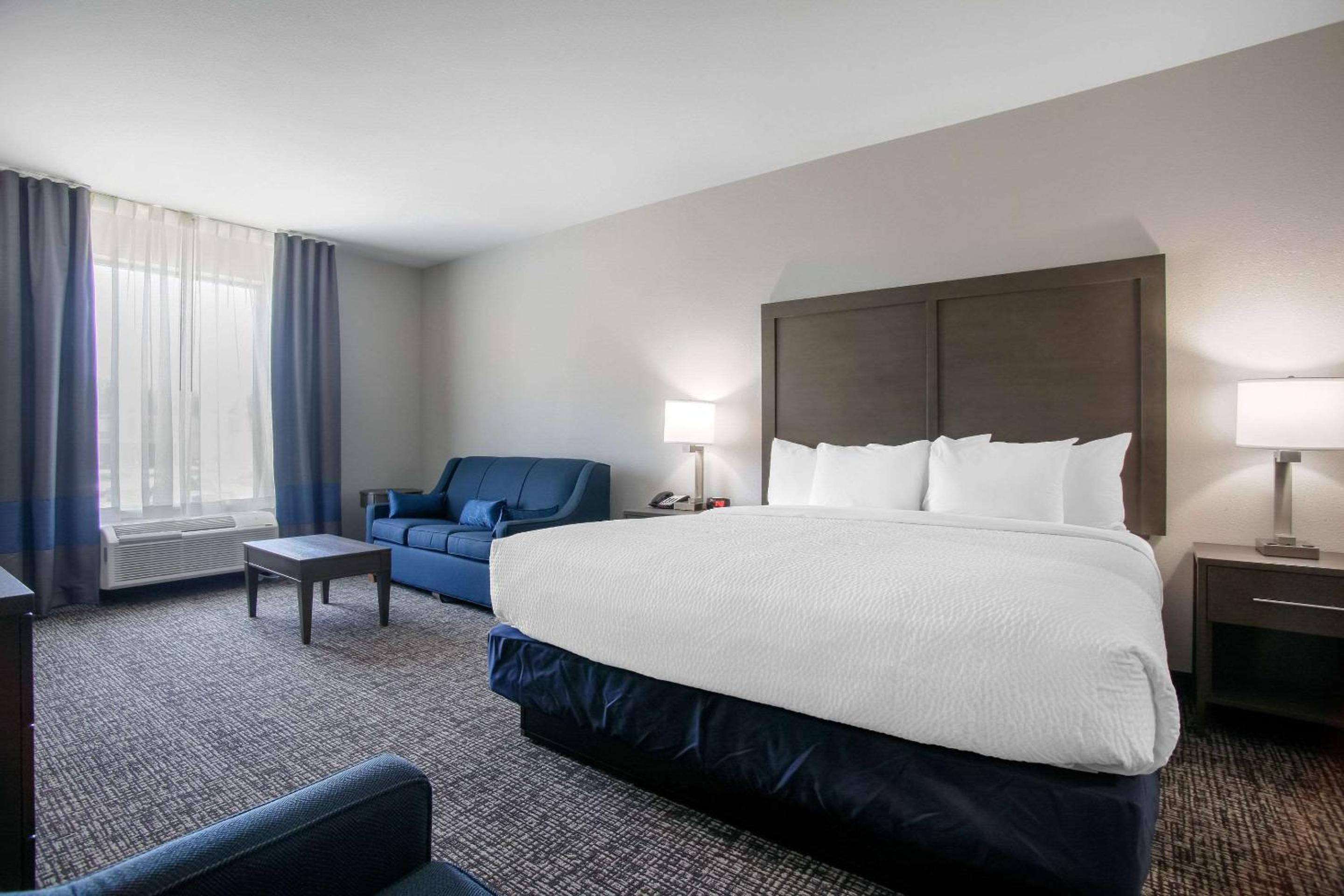 Holiday Inn Express & Suites Tulsa East - Catoosa by IHG
