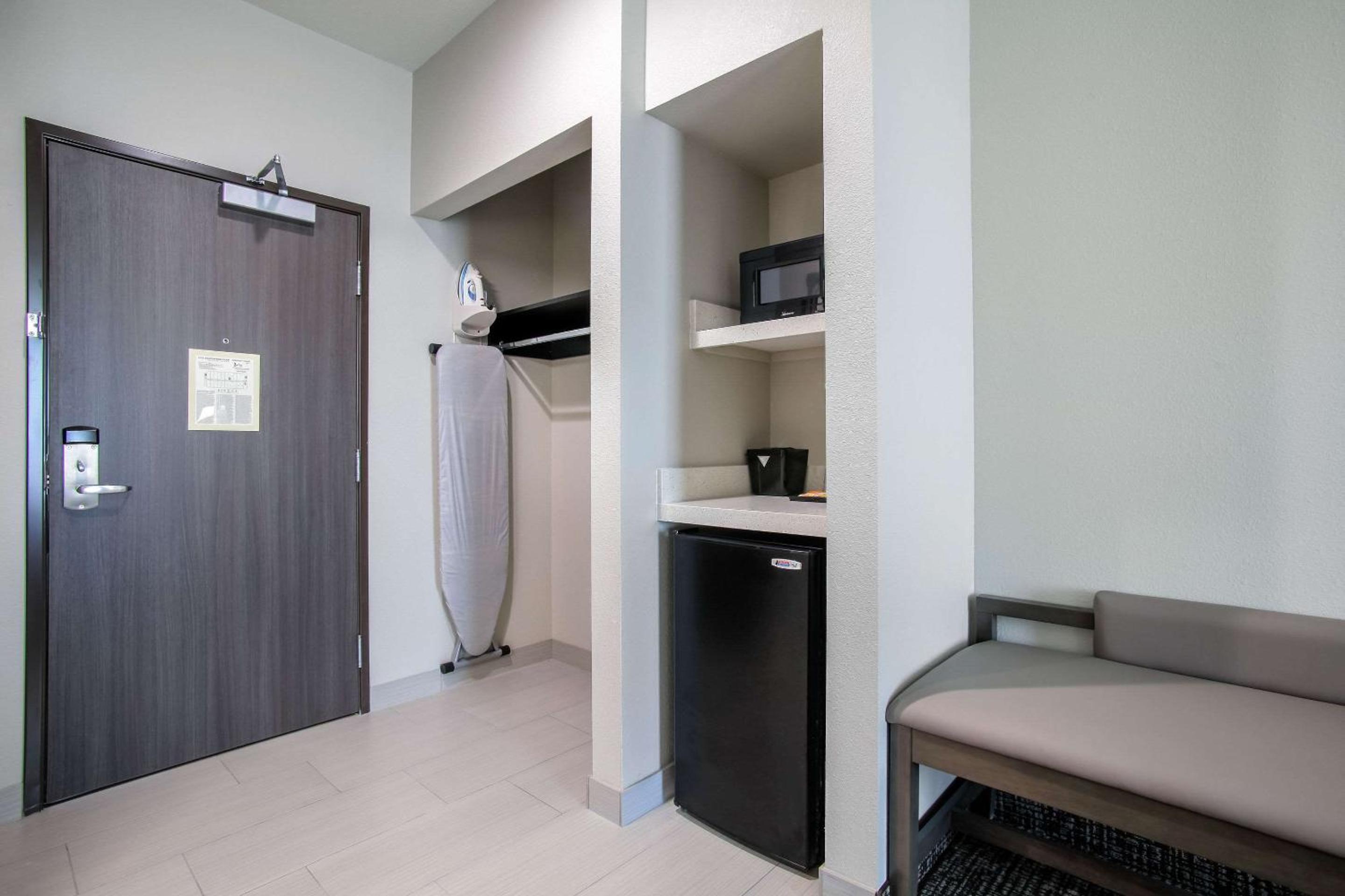 Holiday Inn Express & Suites Tulsa East - Catoosa by IHG