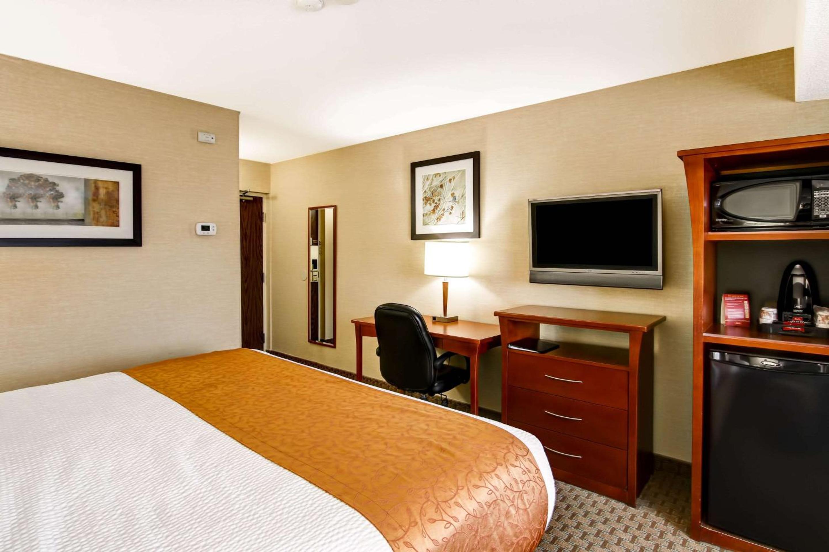 Kitchener Vacations - Quality Inn - Property Image 11