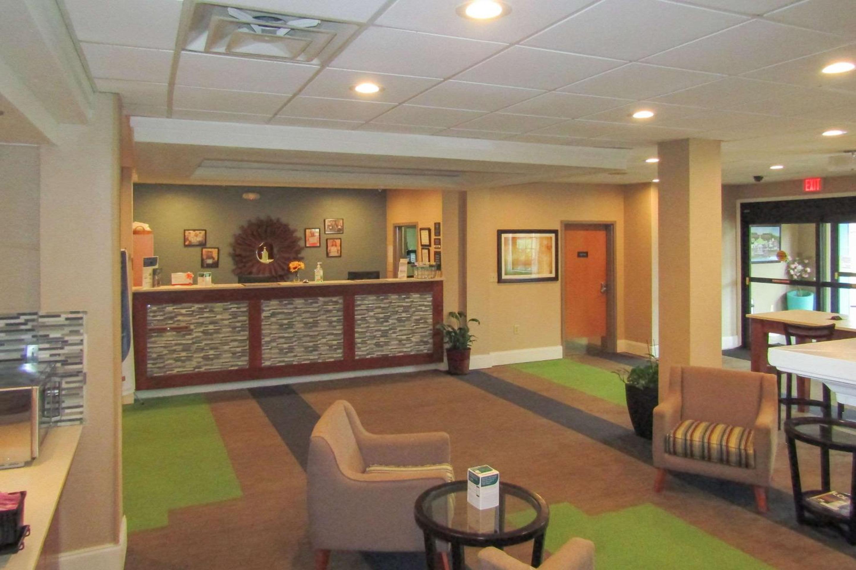 Days-Inn by Wyndham Cedartown view 2