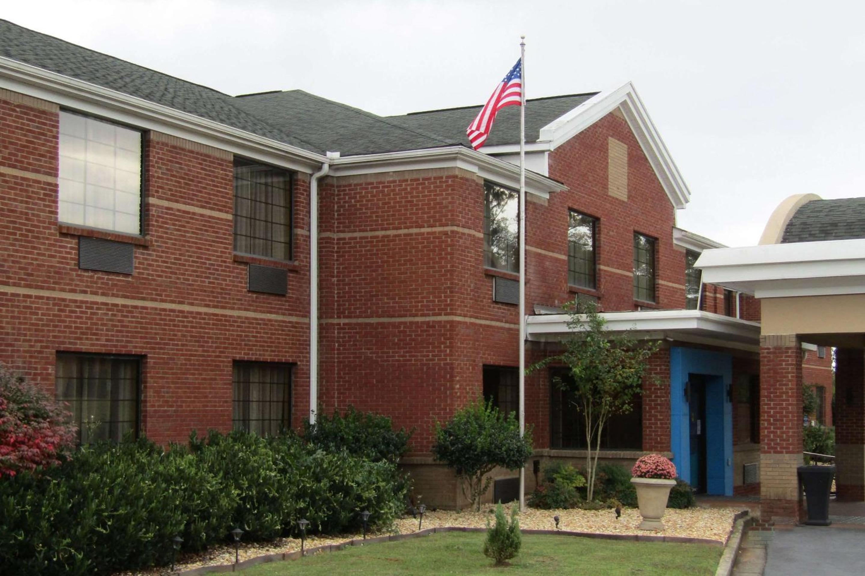 Days-Inn by Wyndham Cedartown view 5