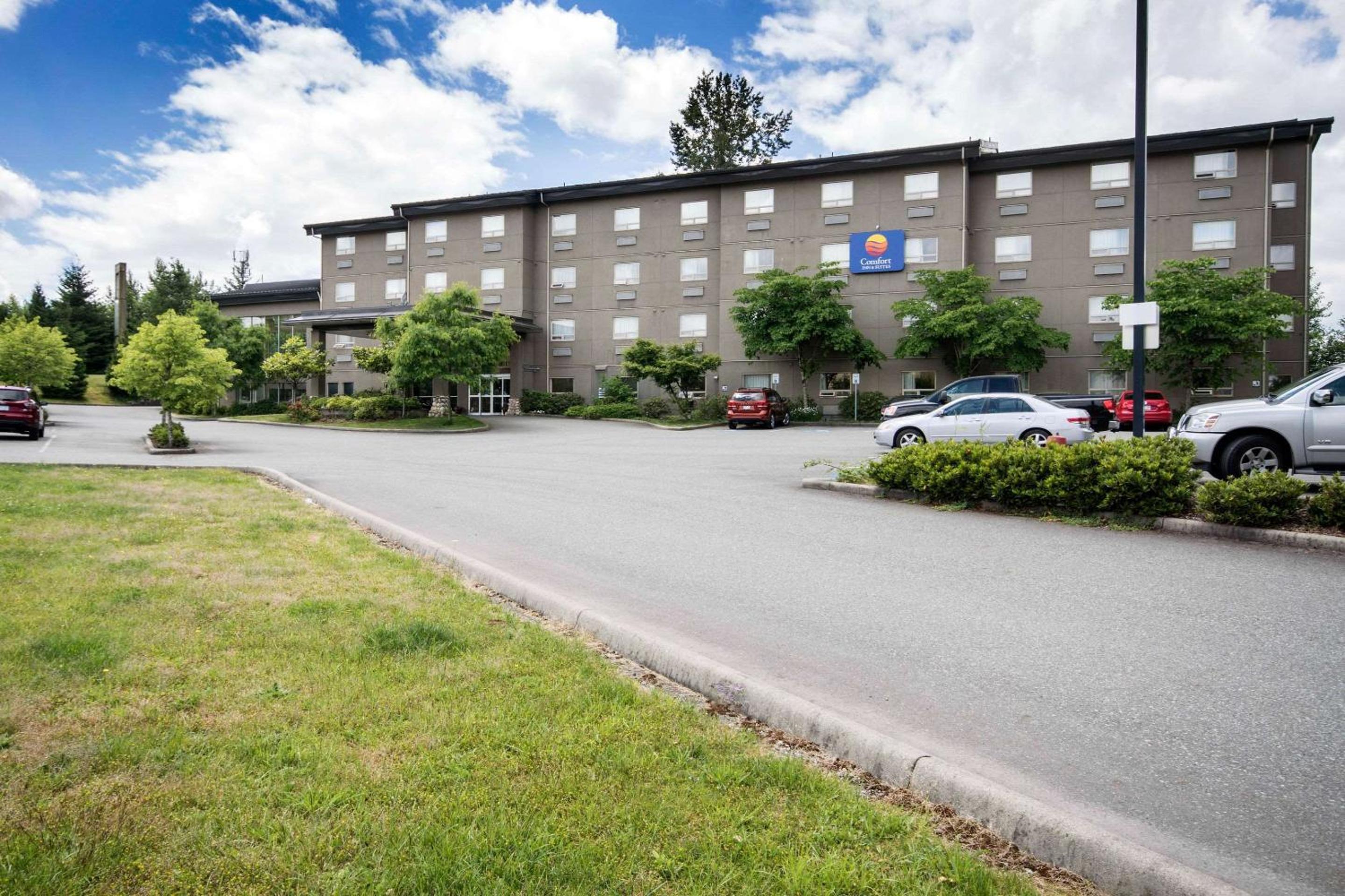 Langley Vacations - Comfort Inn  Suites - Property Image 5