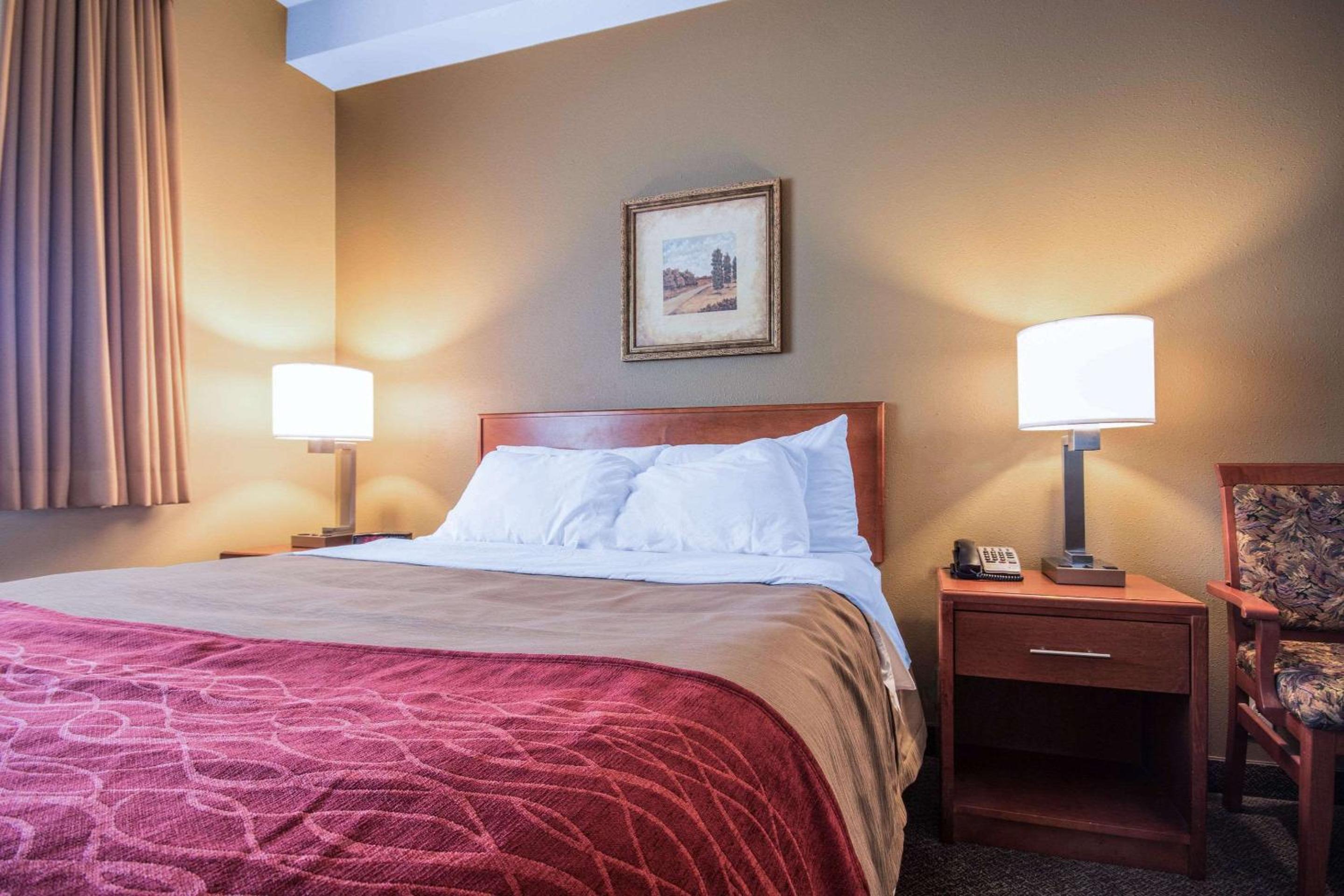 Langley Vacations - Comfort Inn  Suites - Property Image 4