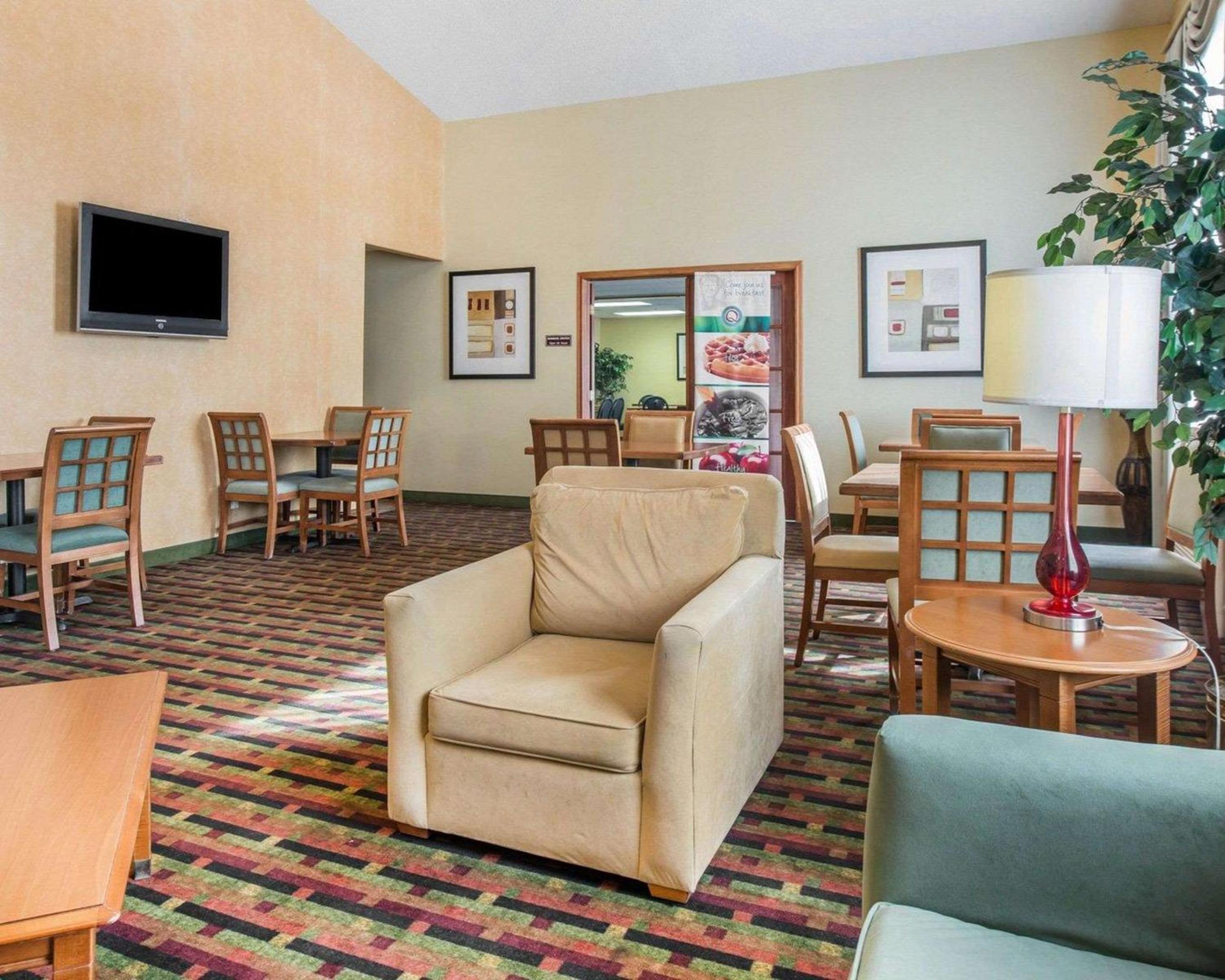 Quality Inn Colorado Springs Airport view 5