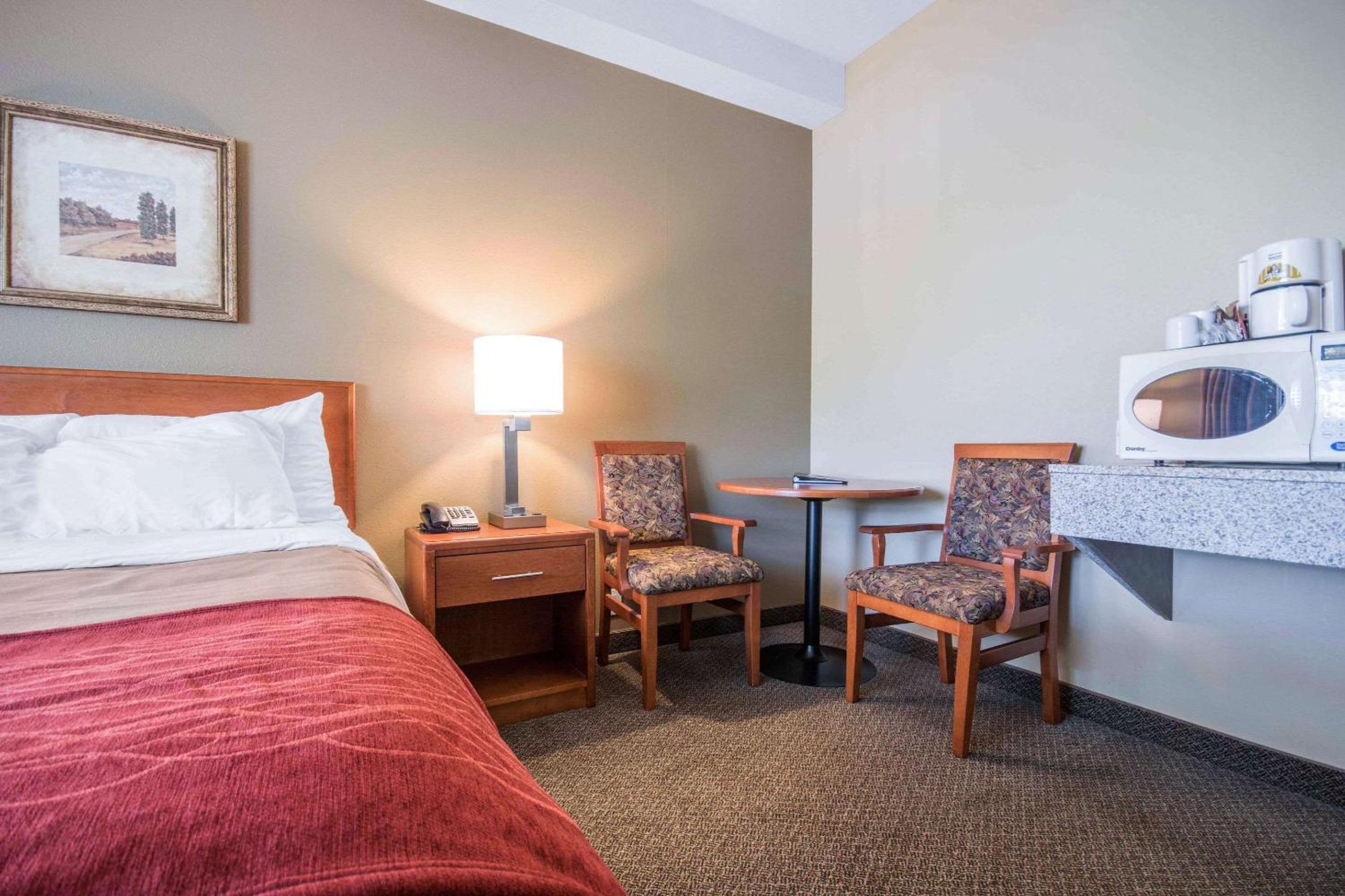 Langley Vacations - Comfort Inn  Suites - Property Image 5