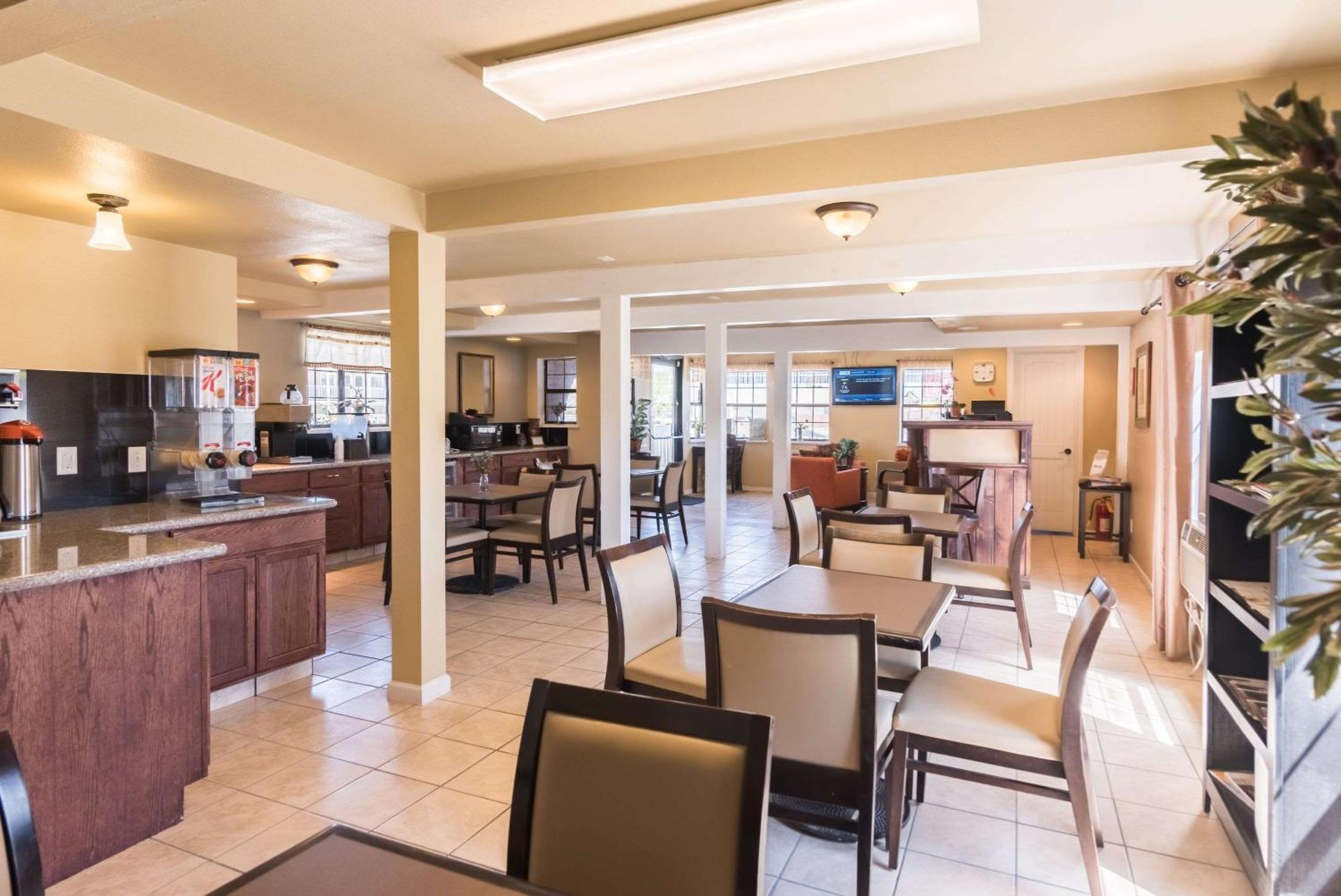 Montrose Vacations - 1st Interstate Inn Montrose - Property Image 23