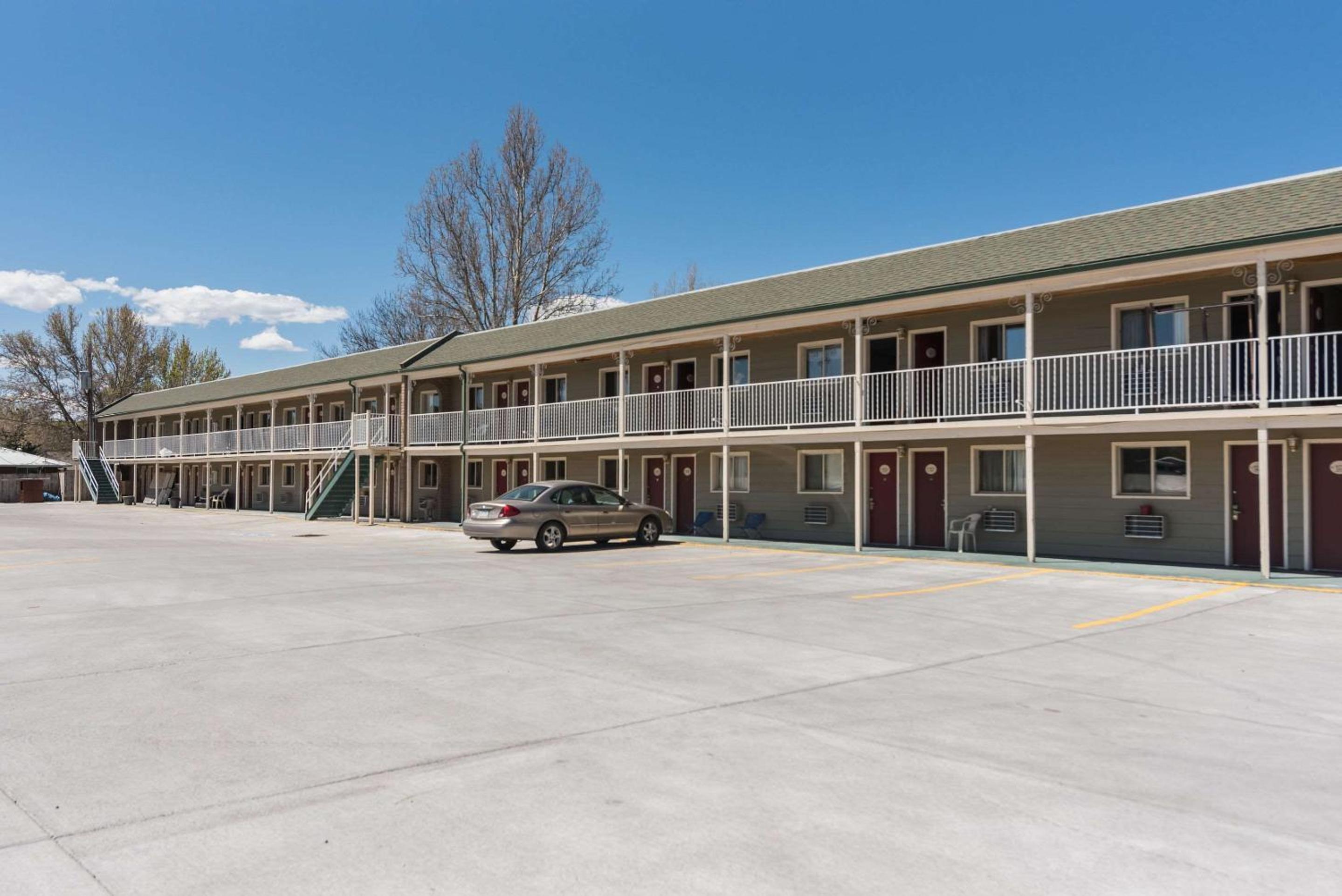 Montrose Vacations - 1st Interstate Inn Montrose - Property Image 22