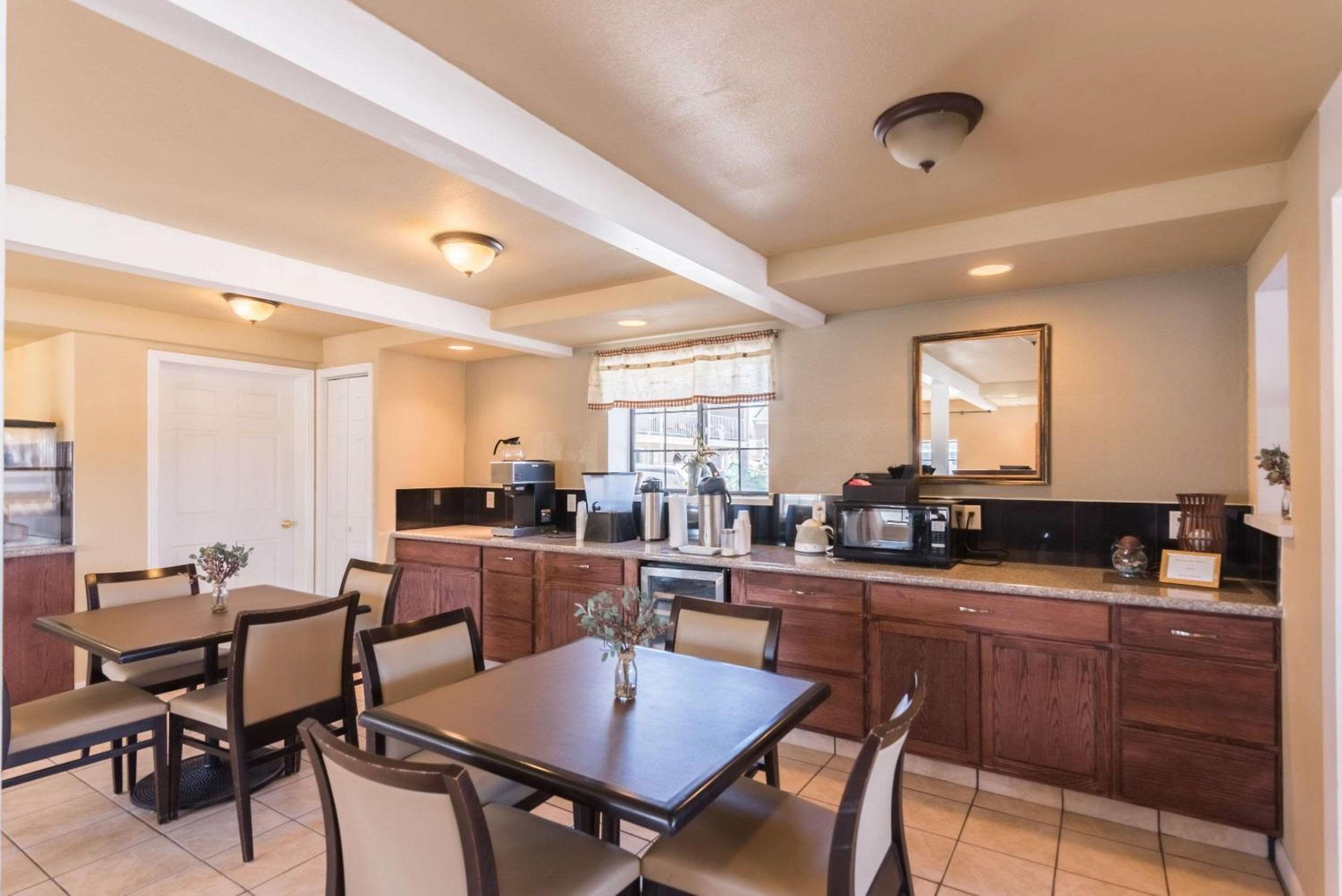 Montrose Vacations - 1st Interstate Inn Montrose - Property Image 20