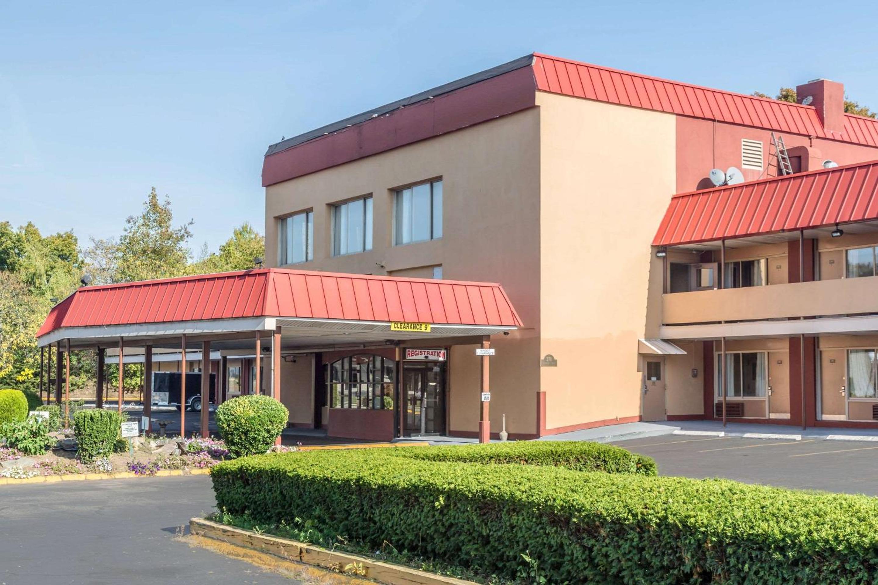Econo Lodge - Property Image 15