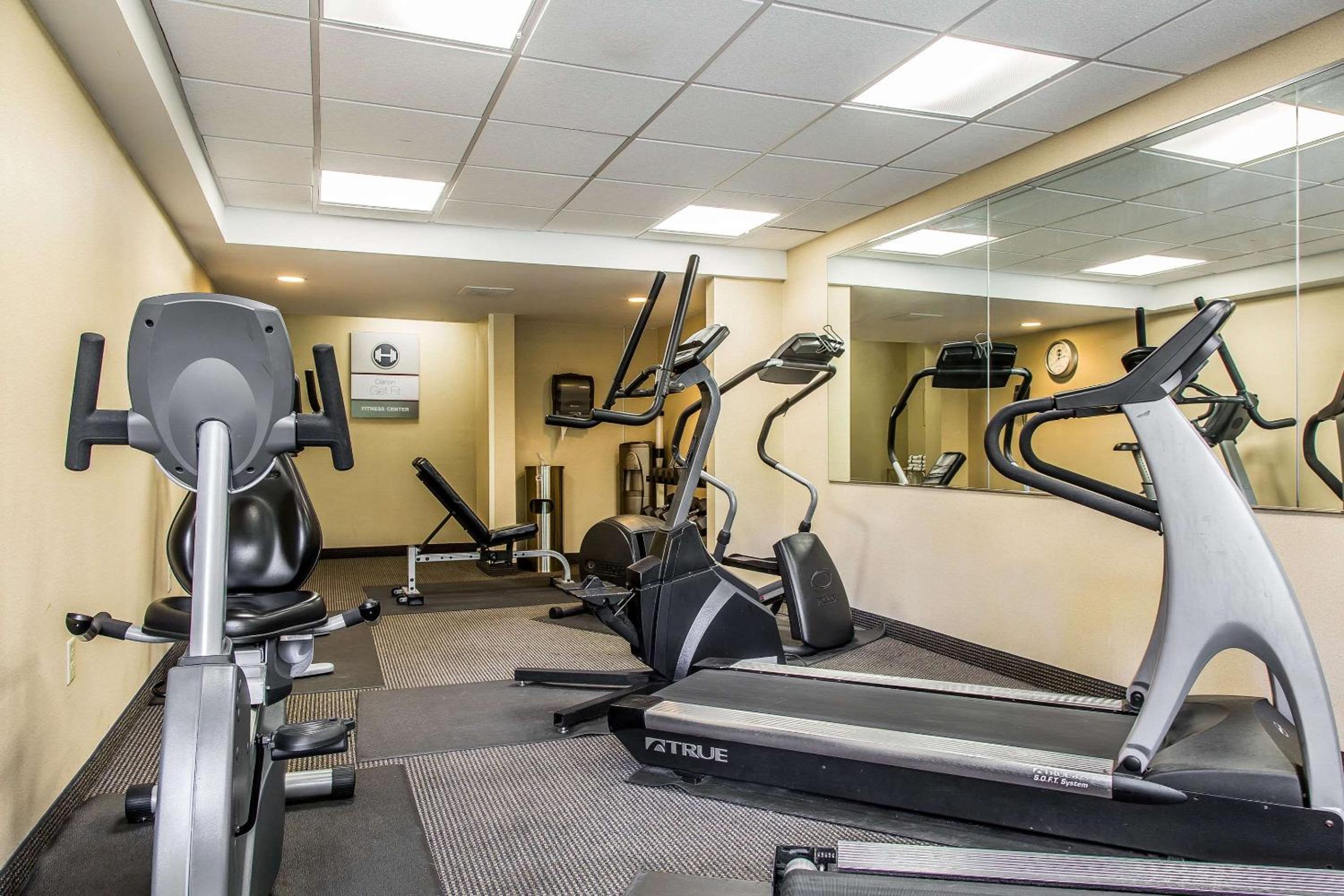 Clarion Hotel Suites Hamden-New Haven - Property Image 12