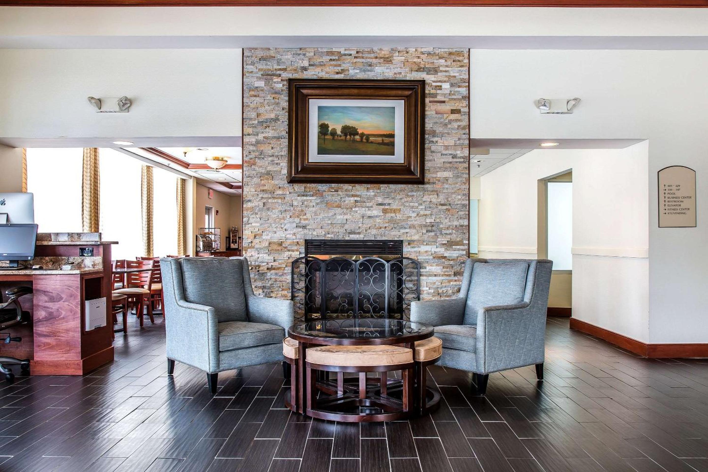 Clarion Hotel Suites Hamden-New Haven - Property Image 22