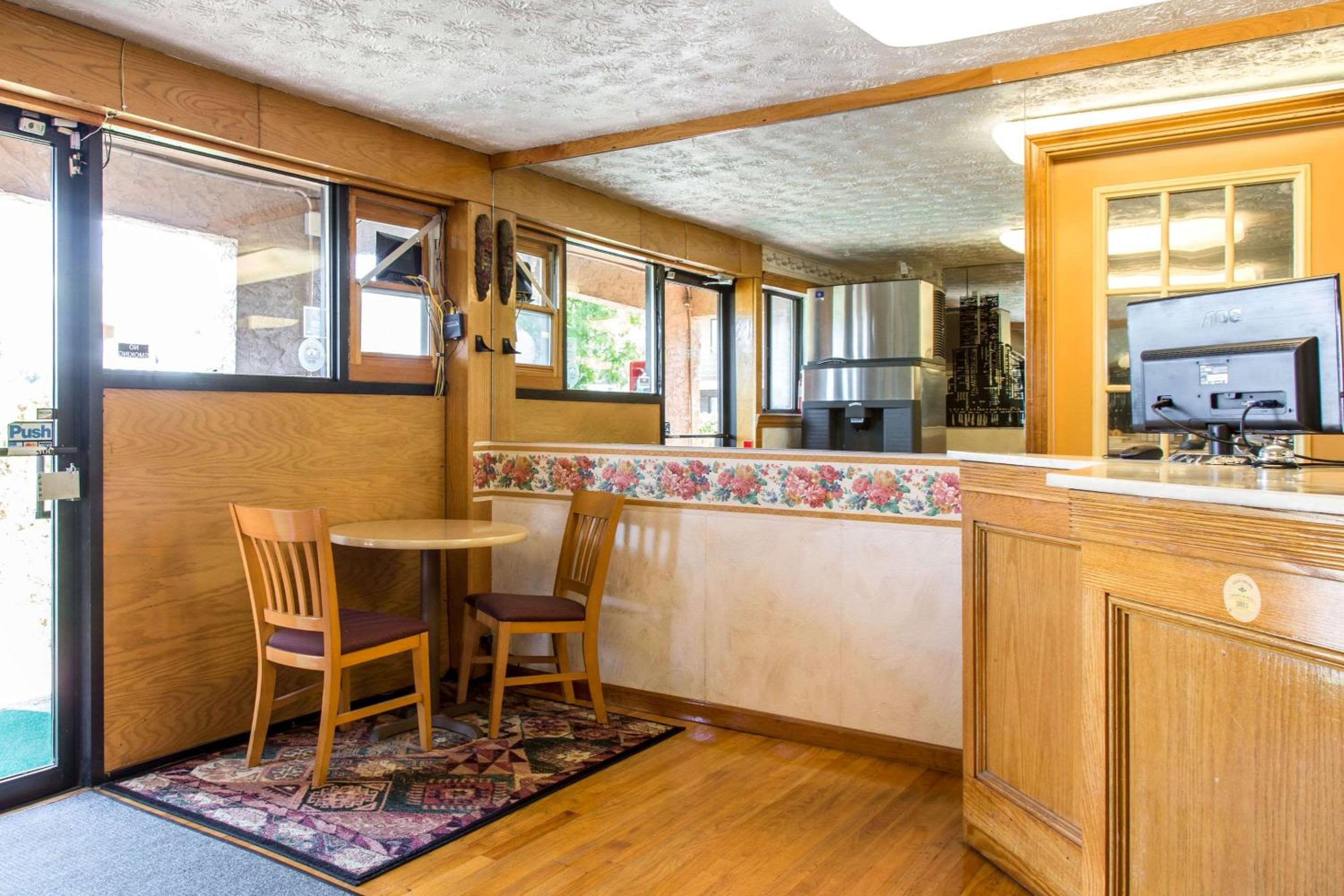 Rodeway Inn Suites Branford - Guilford - Property Image 26
