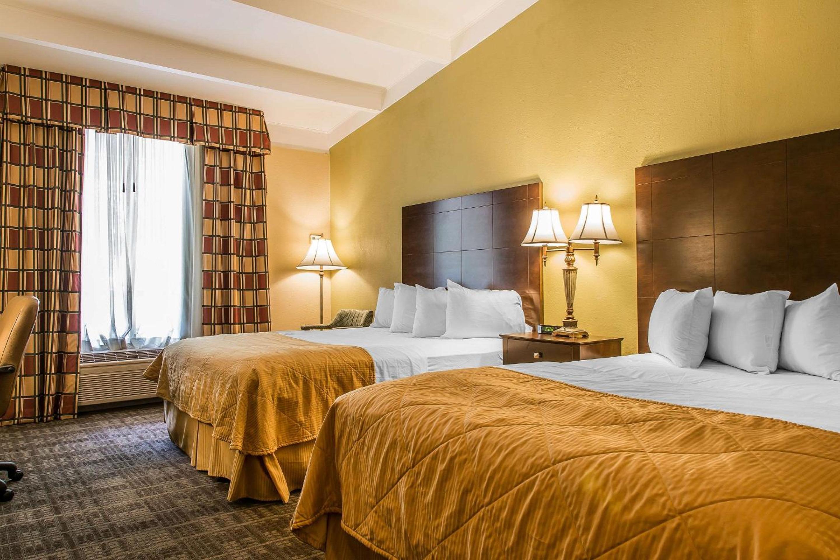 Clarion Hotel Suites Hamden-New Haven - Property Image 33