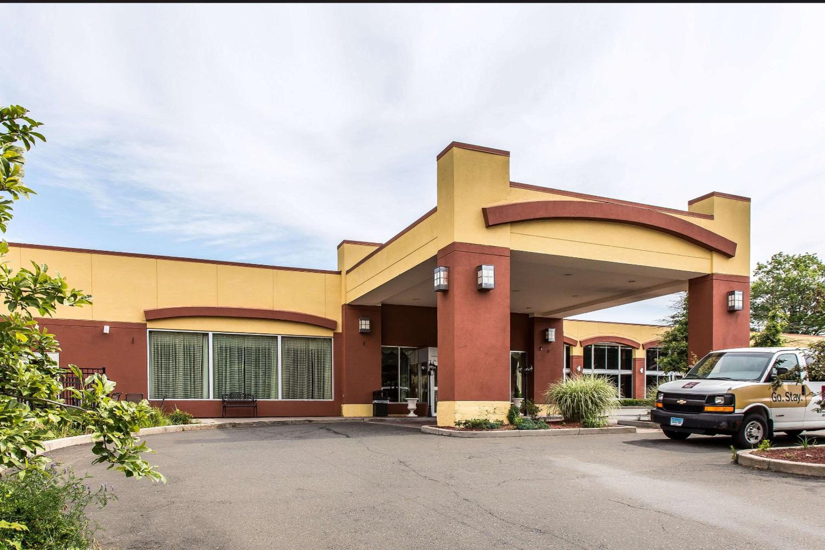 Clarion Hotel Suites Hamden-New Haven - Property Image 29