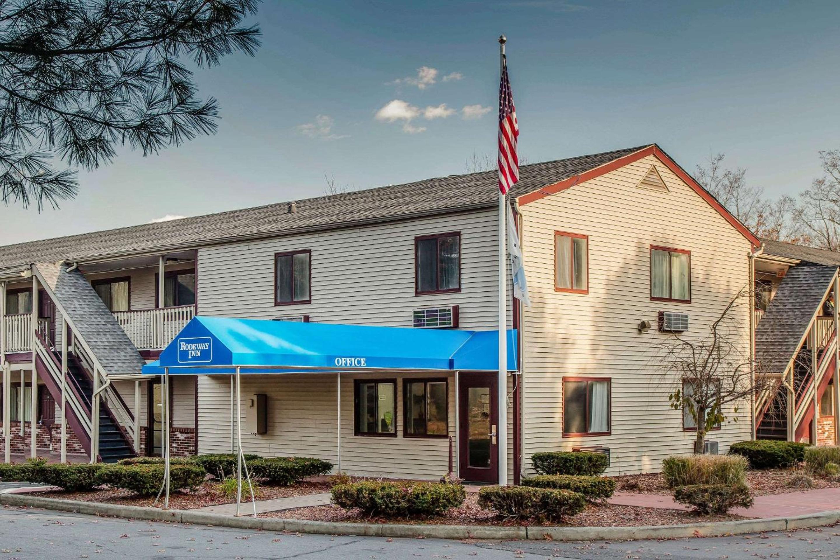 Rodeway Inn Groton - New London