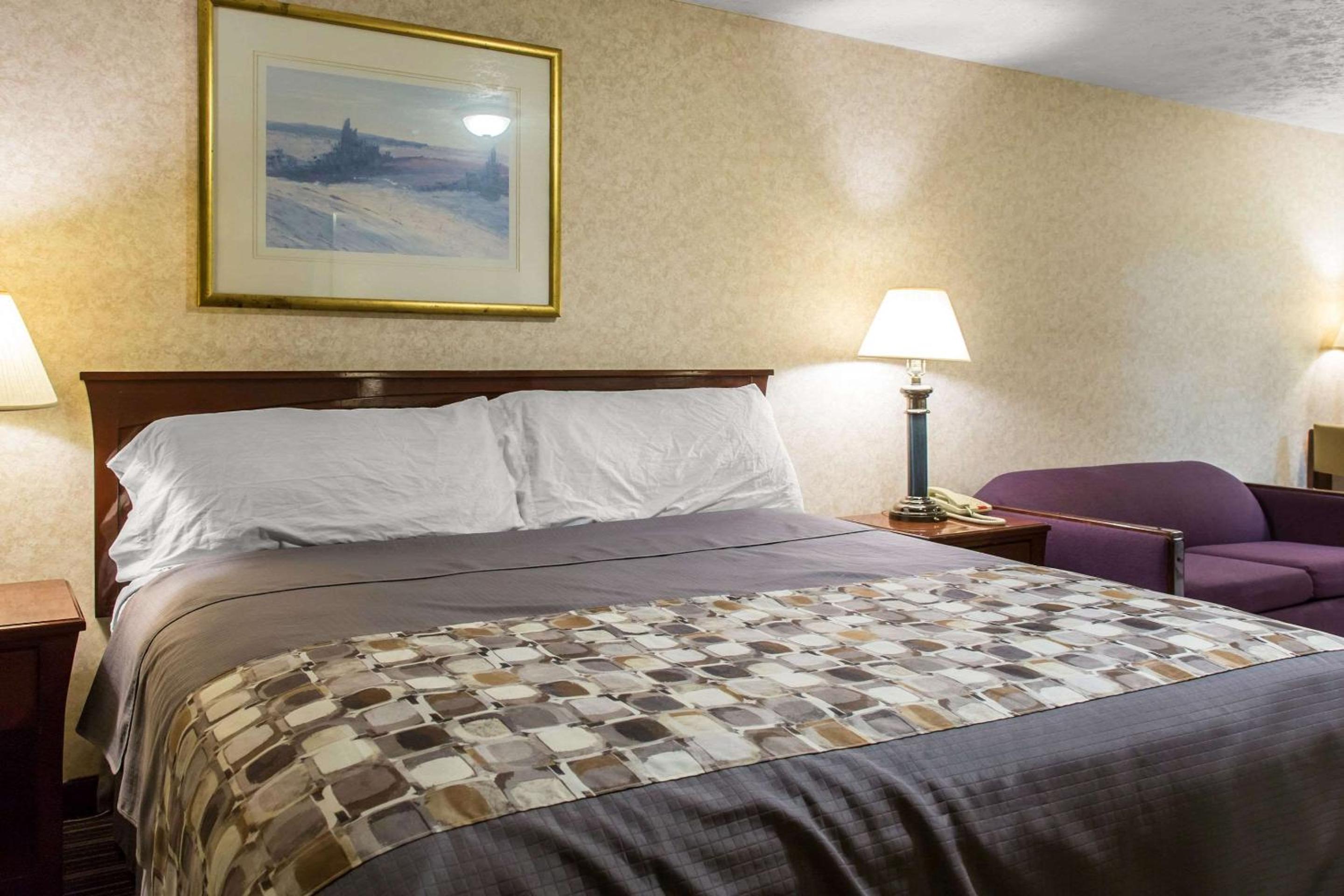Rodeway Inn Suites Branford - Guilford - Property Image 1