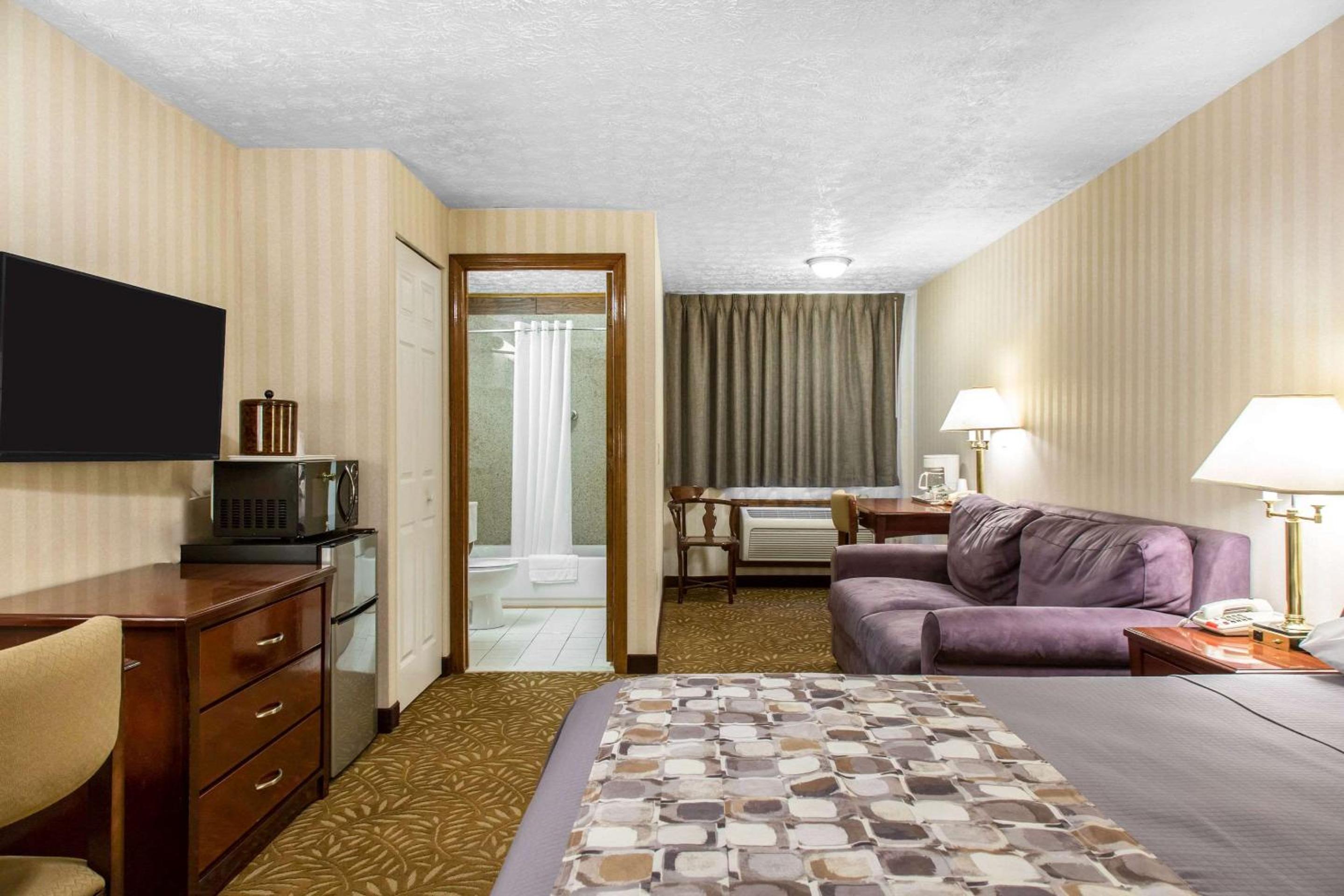 Rodeway Inn Suites Branford - Guilford - Property Image 11