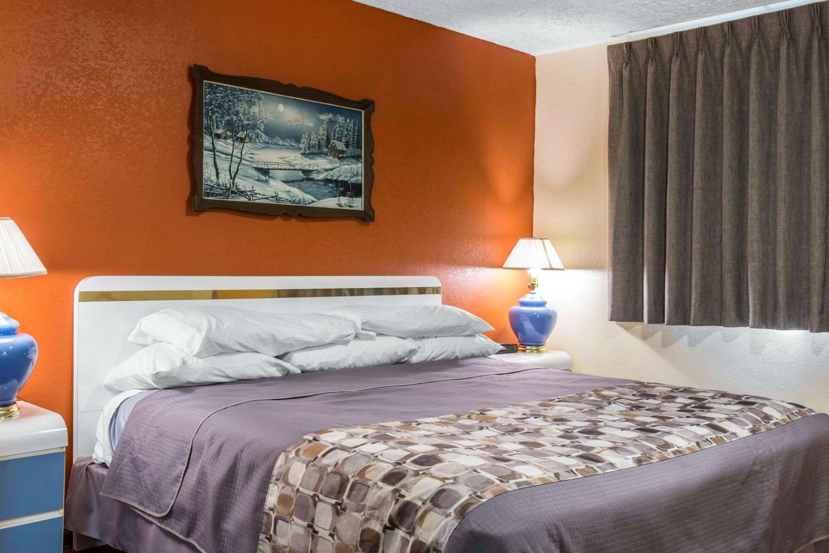Rodeway Inn Suites Branford - Guilford - Property Image 4