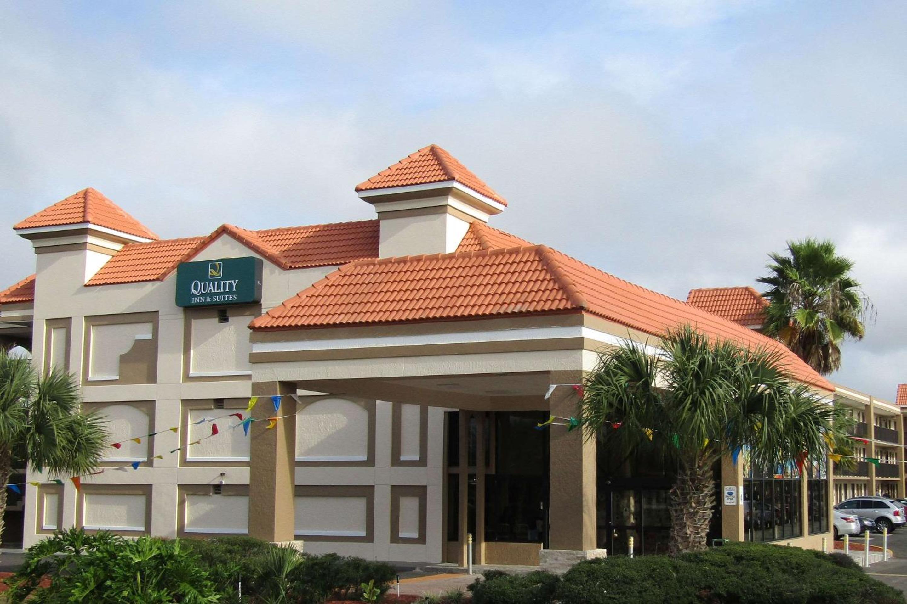 Hotel Quality Inn & Suites Kissimmee by The Lake - Image 1