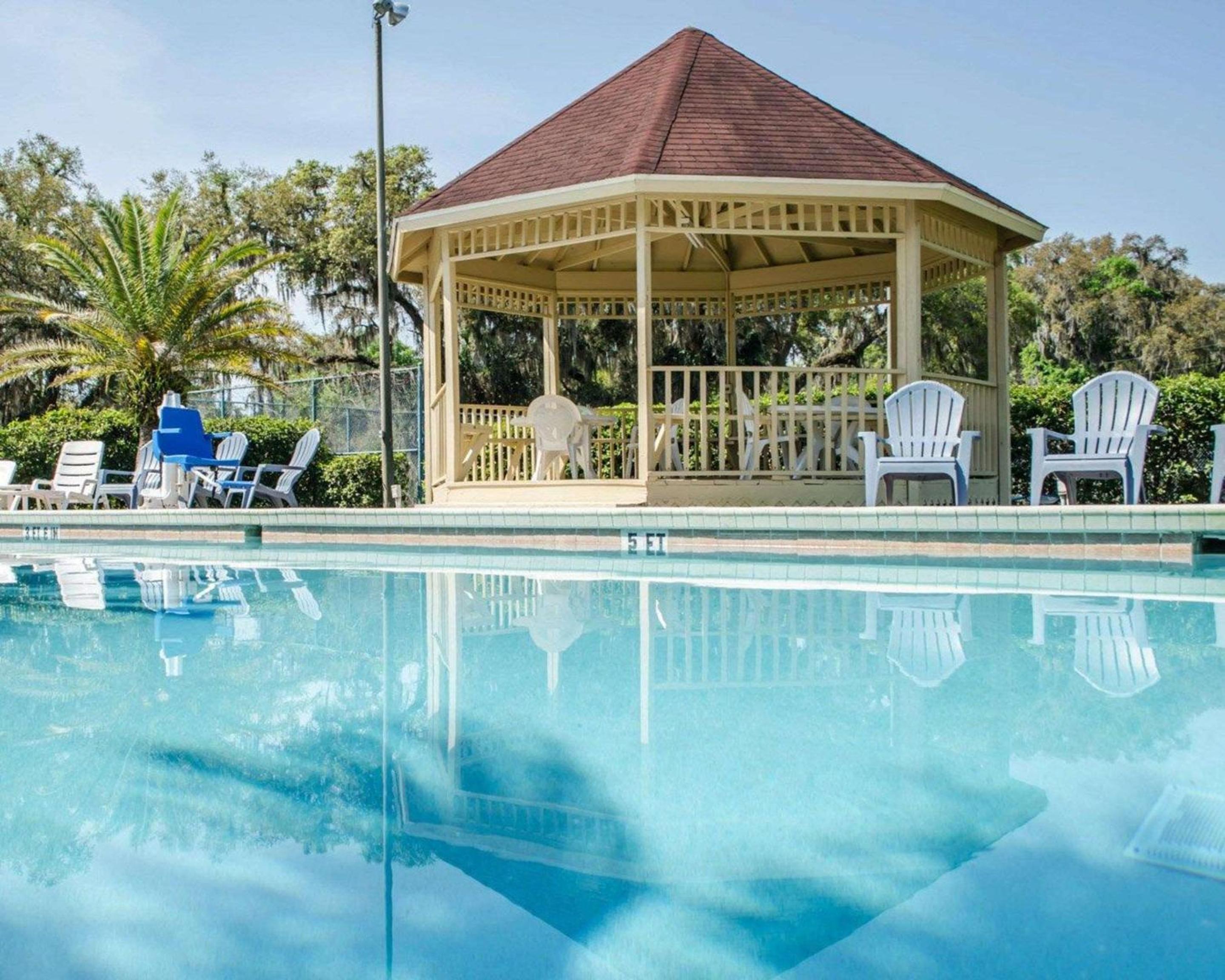 Crystal River Vacations - Quality Inn Crystal River - Property Image 7