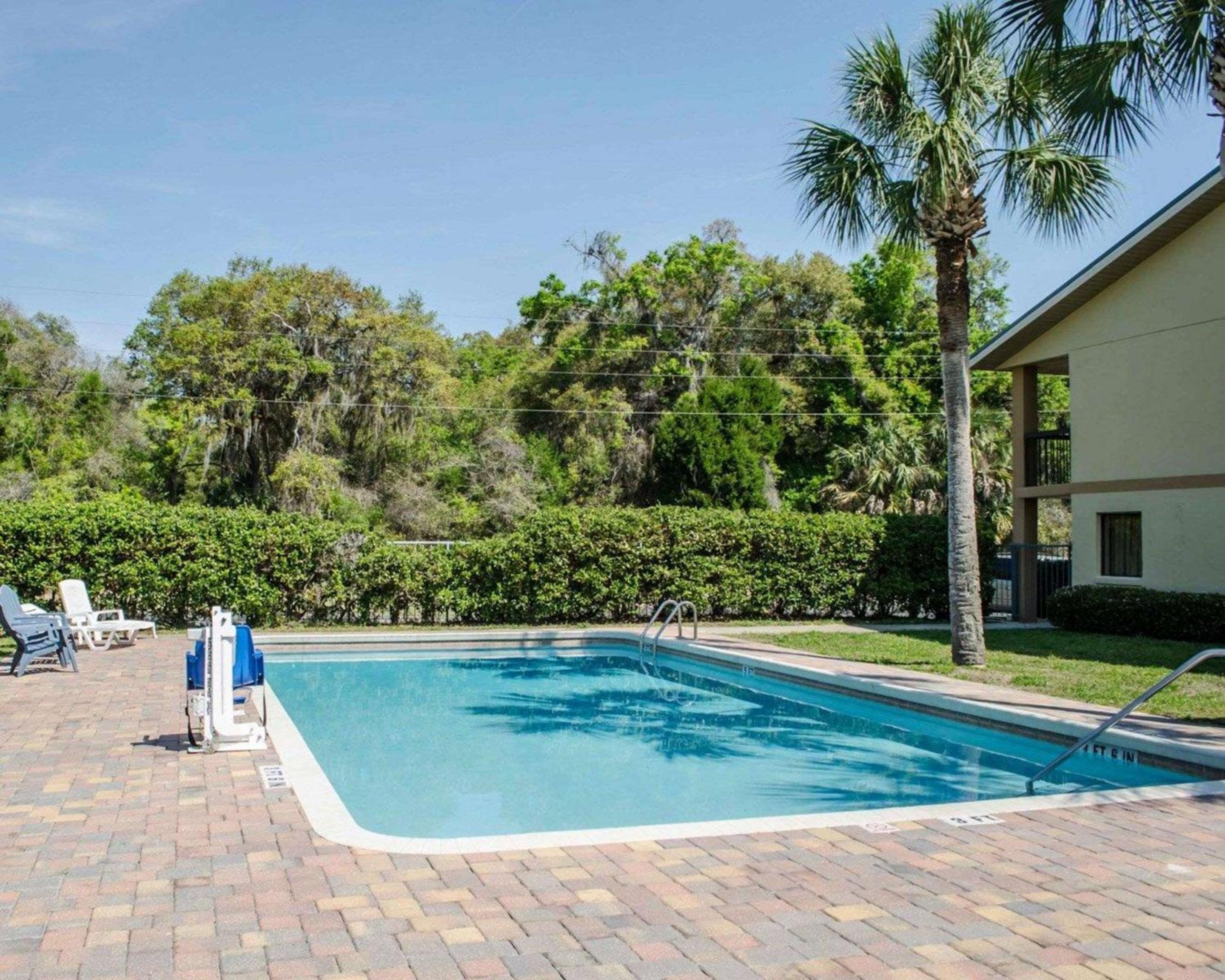 Crystal River Vacations - Quality Inn Crystal River - Property Image 8