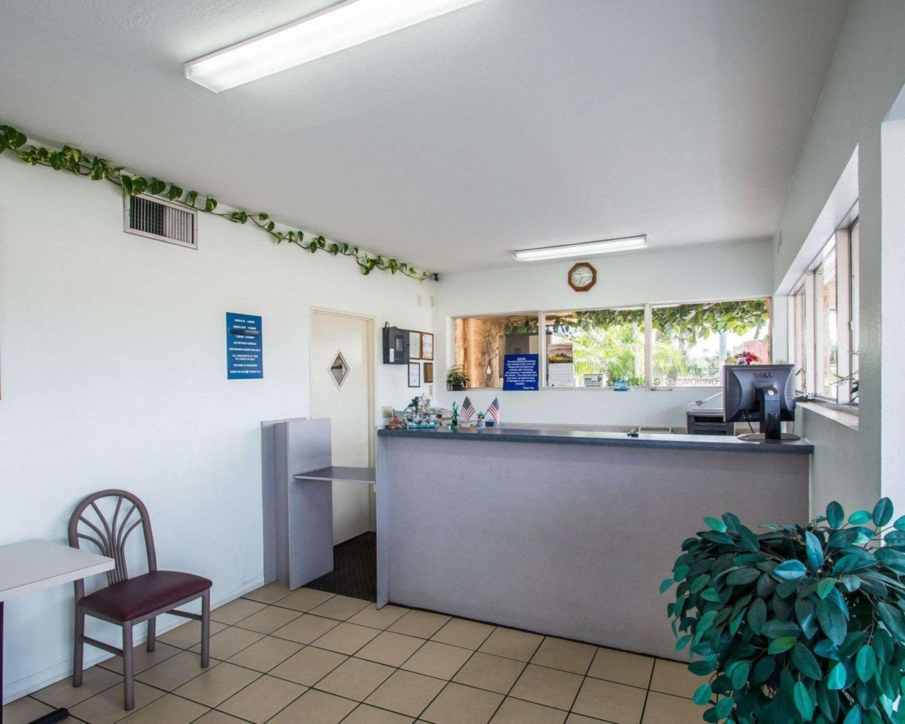 Rodeway Inn Fort Pierce I-95