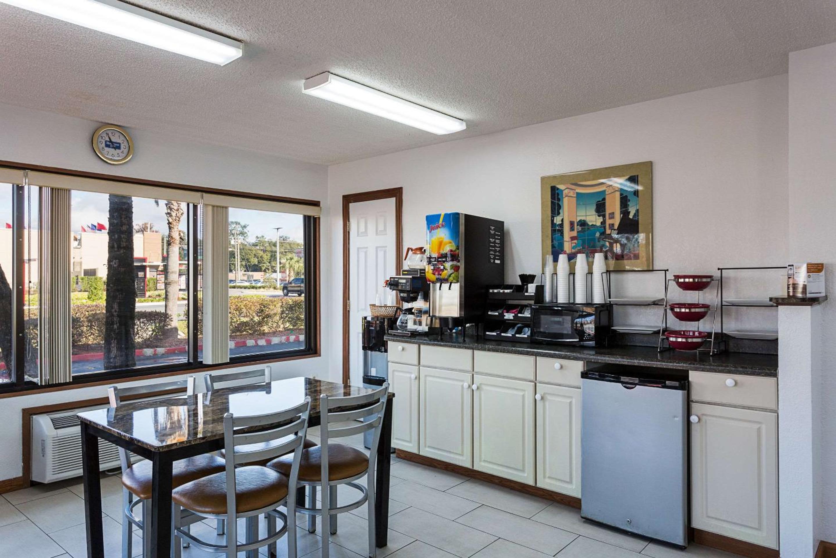 Lake City Vacations - Rodeway Inn Lake City I-75 - Property Image 5