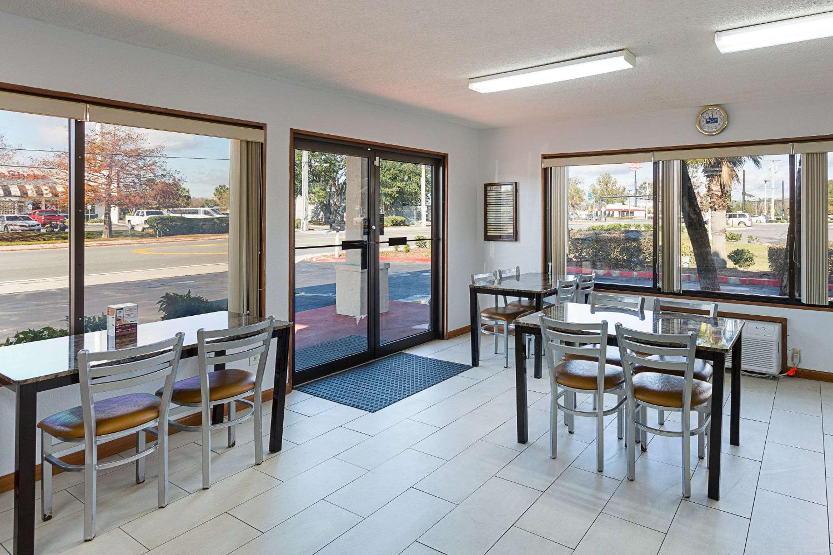 Lake City Vacations - Rodeway Inn Lake City I-75 - Property Image 3