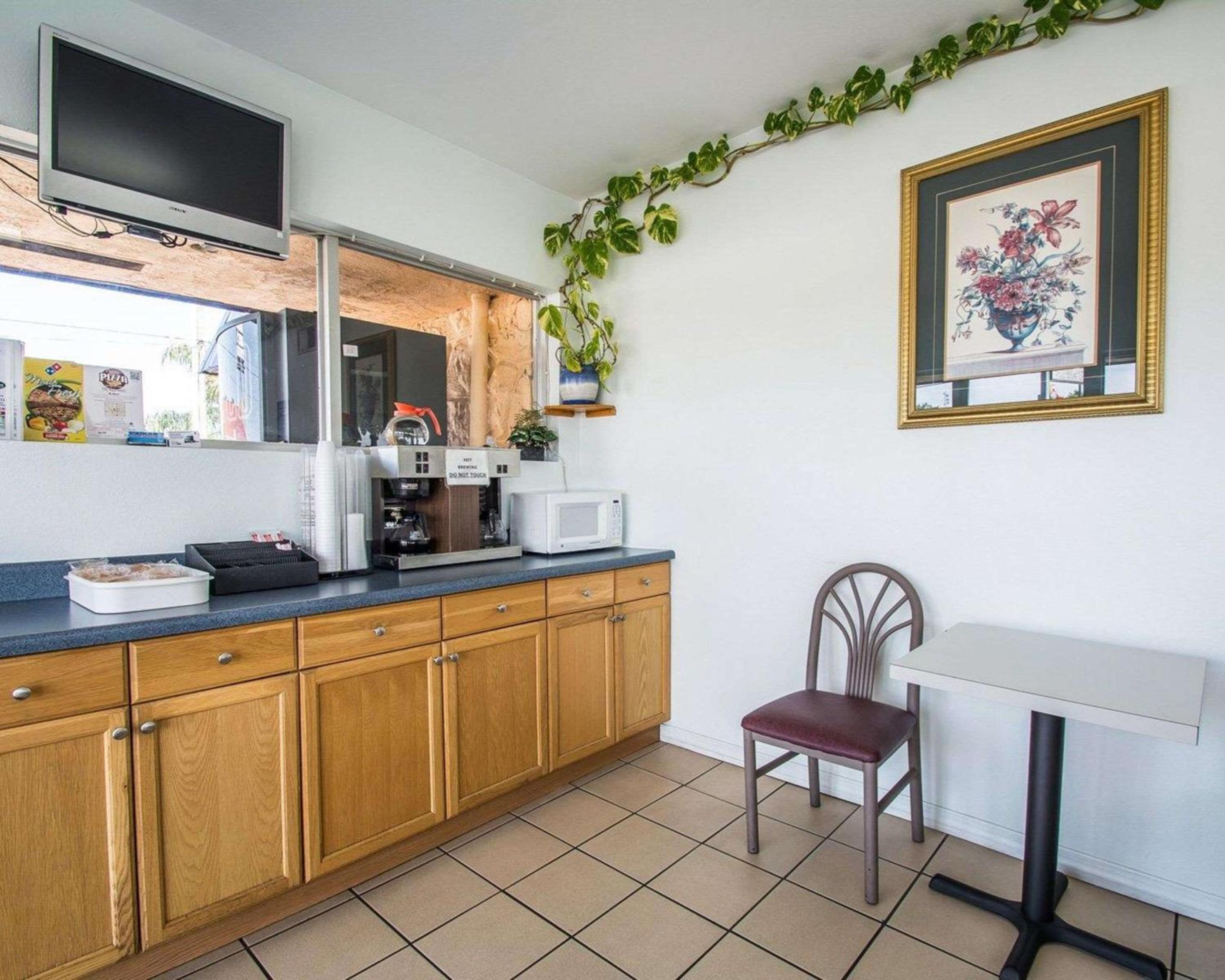 Rodeway Inn Fort Pierce I-95
