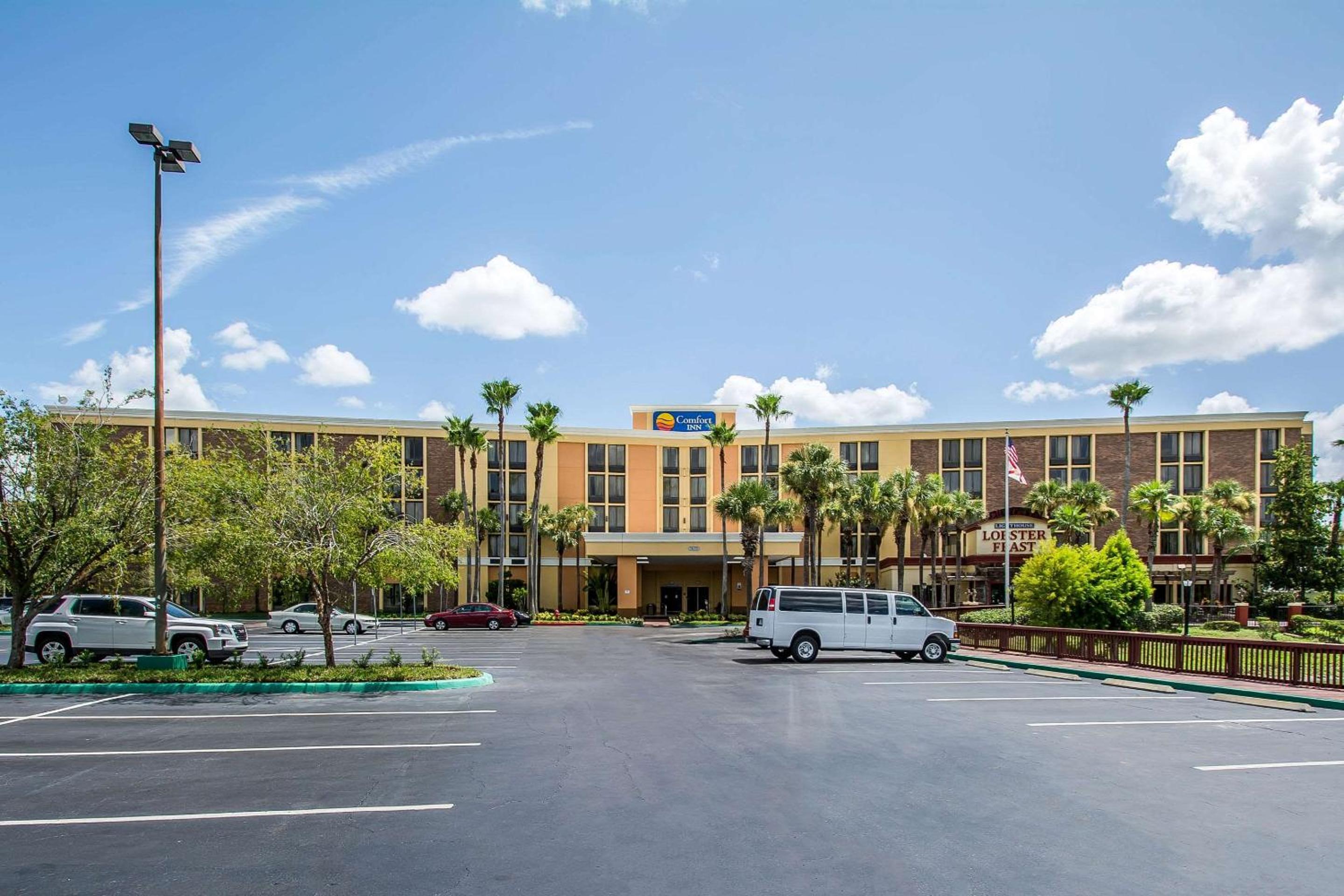 Comfort Inn & Suites Kissimmee by the Parks-2