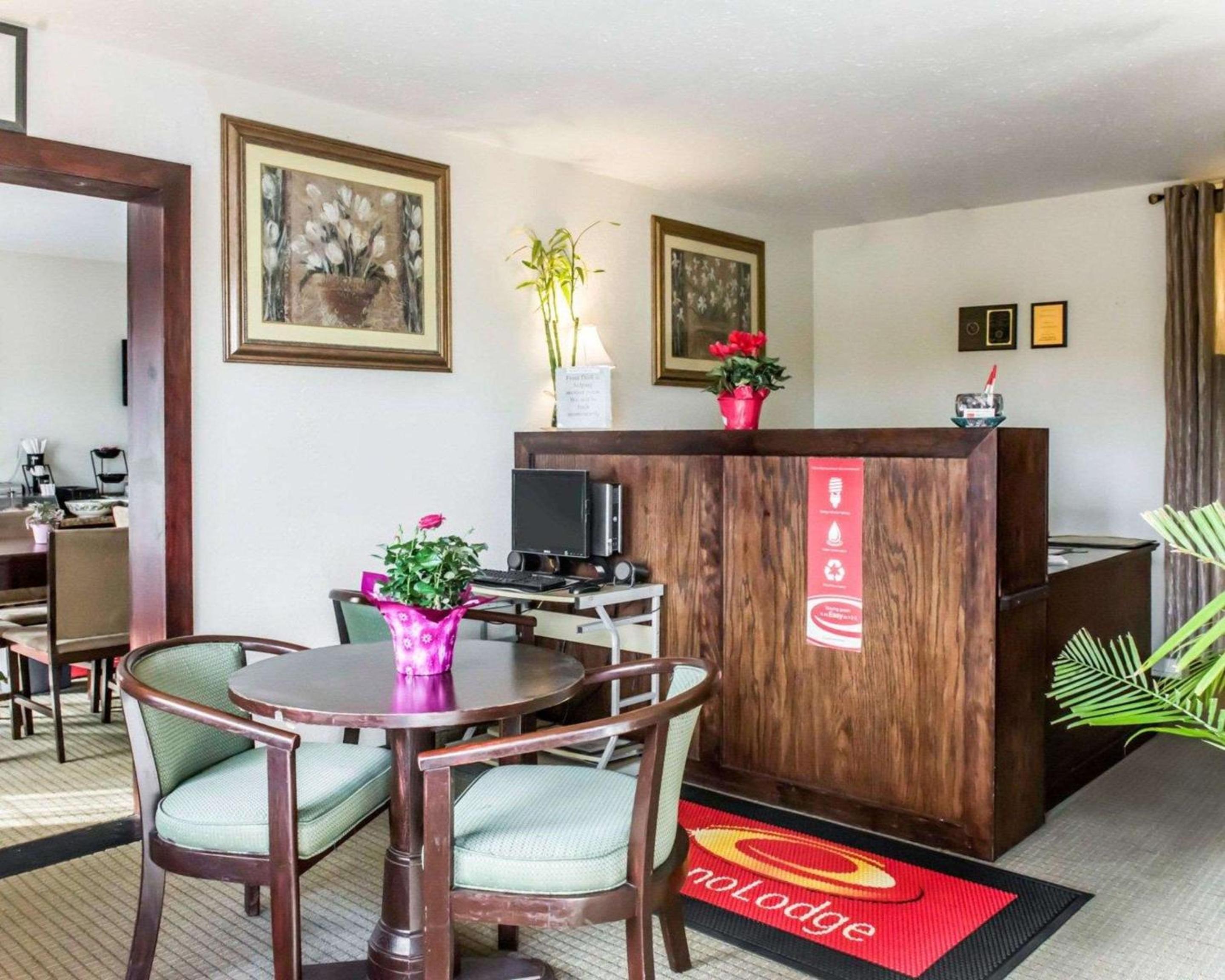 Econo Lodge Monticello view 4