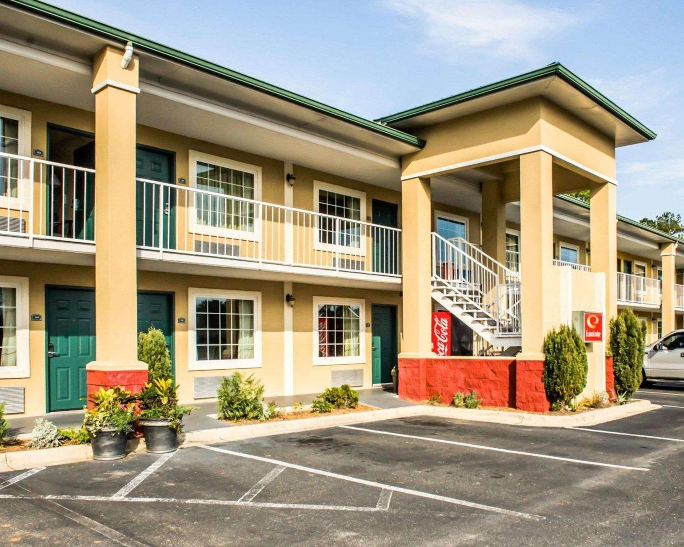Econo Lodge Monticello view 2