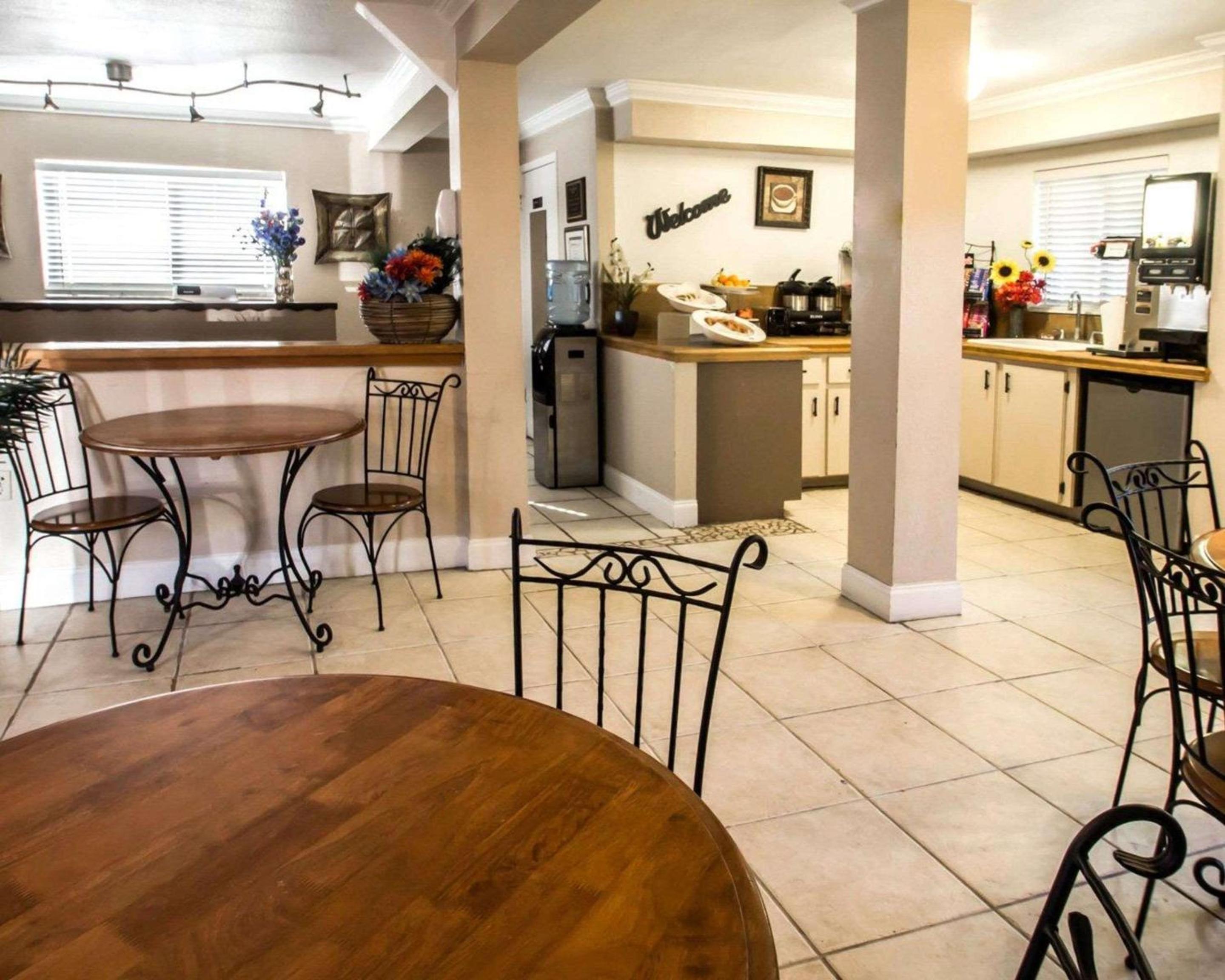 Rodeway Inn Apopka South 2