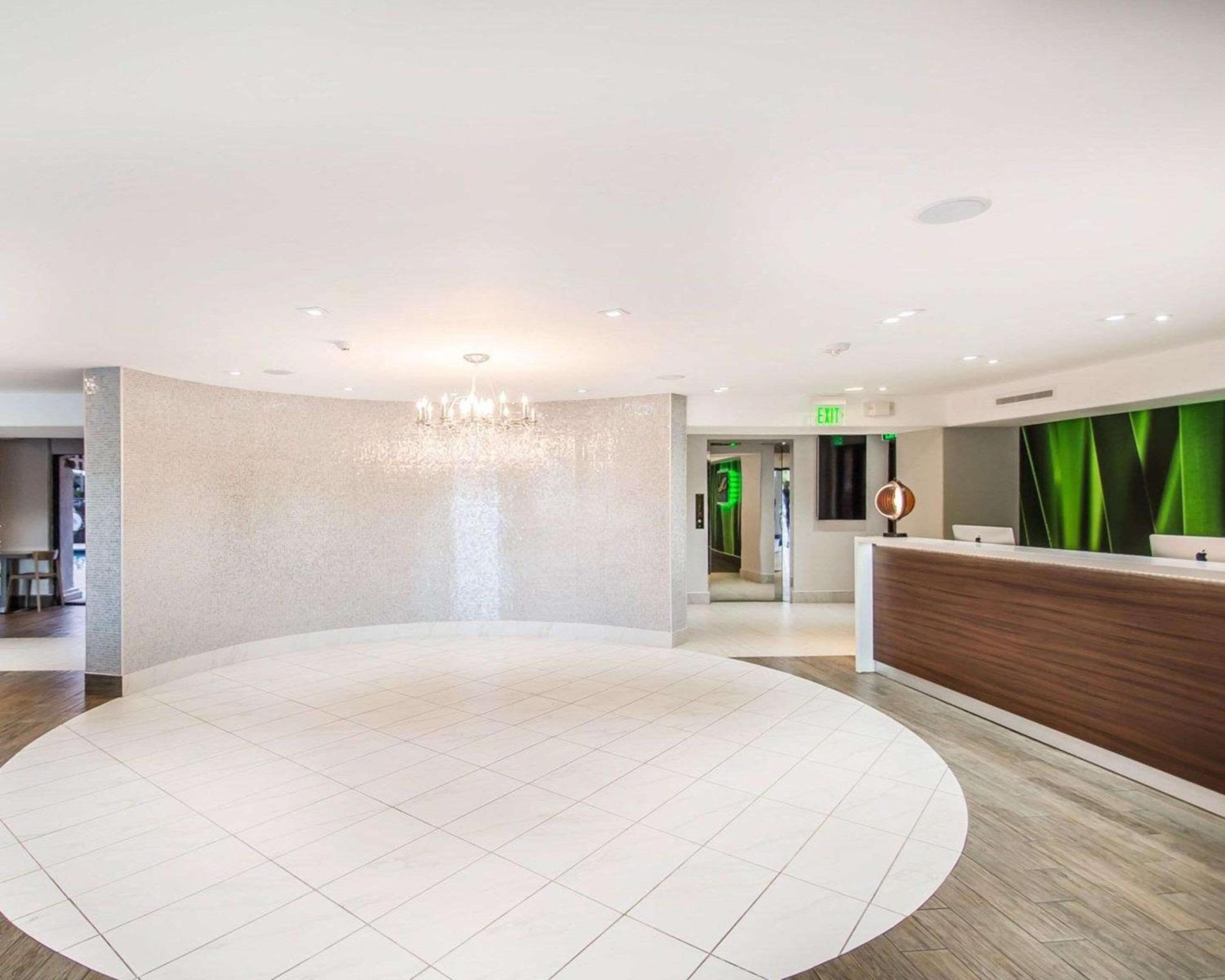 Quality Inn & Suites By the Parks 3