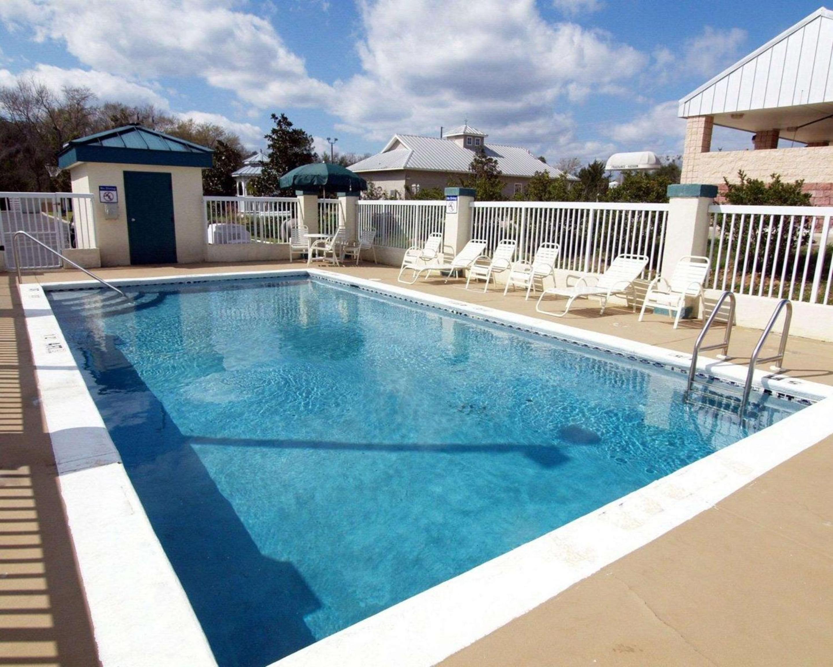 Quality Inn Chipley I-10 at Exit 120 - Property Image 13