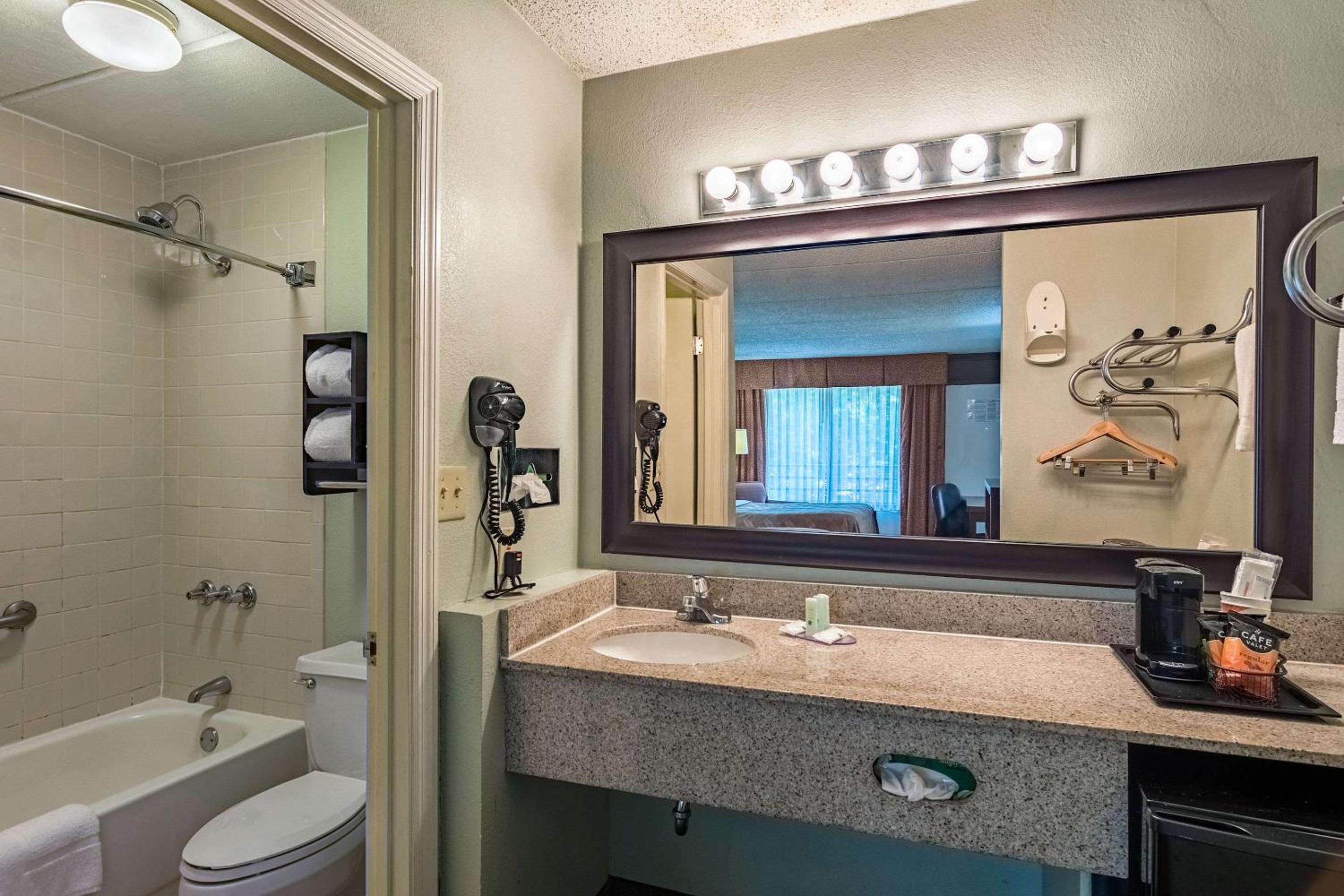 Quality Inn Columbus near Fort Benning view 4